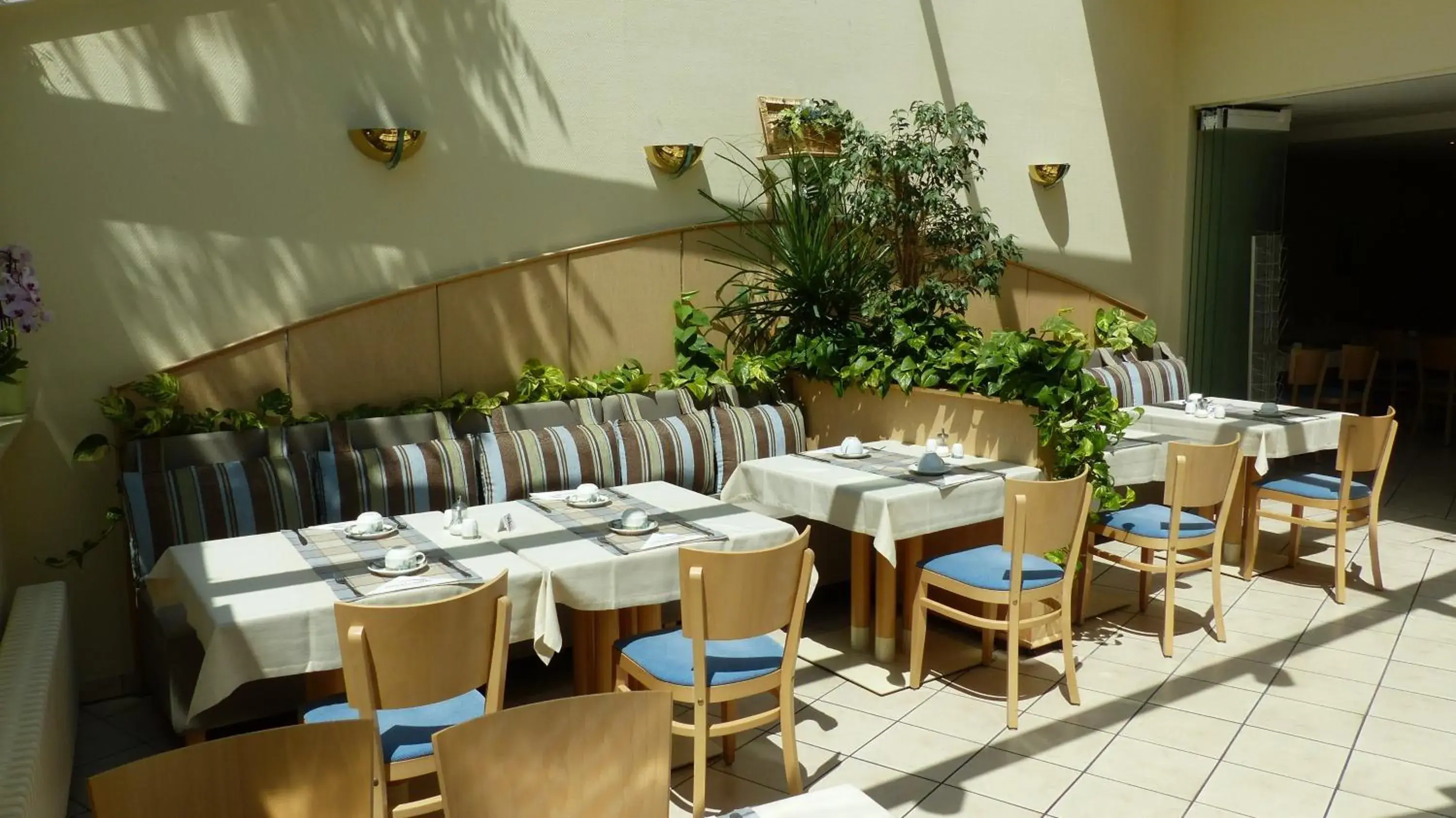 Buffet breakfast in Central Hotel Eschborn Buffet breakfast in Central Hotel Eschborn