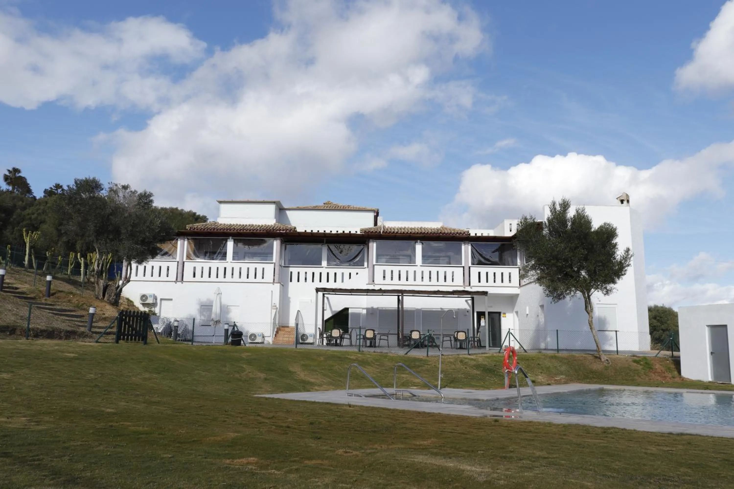 Property building in Hostal Restaurante Benalup Golf