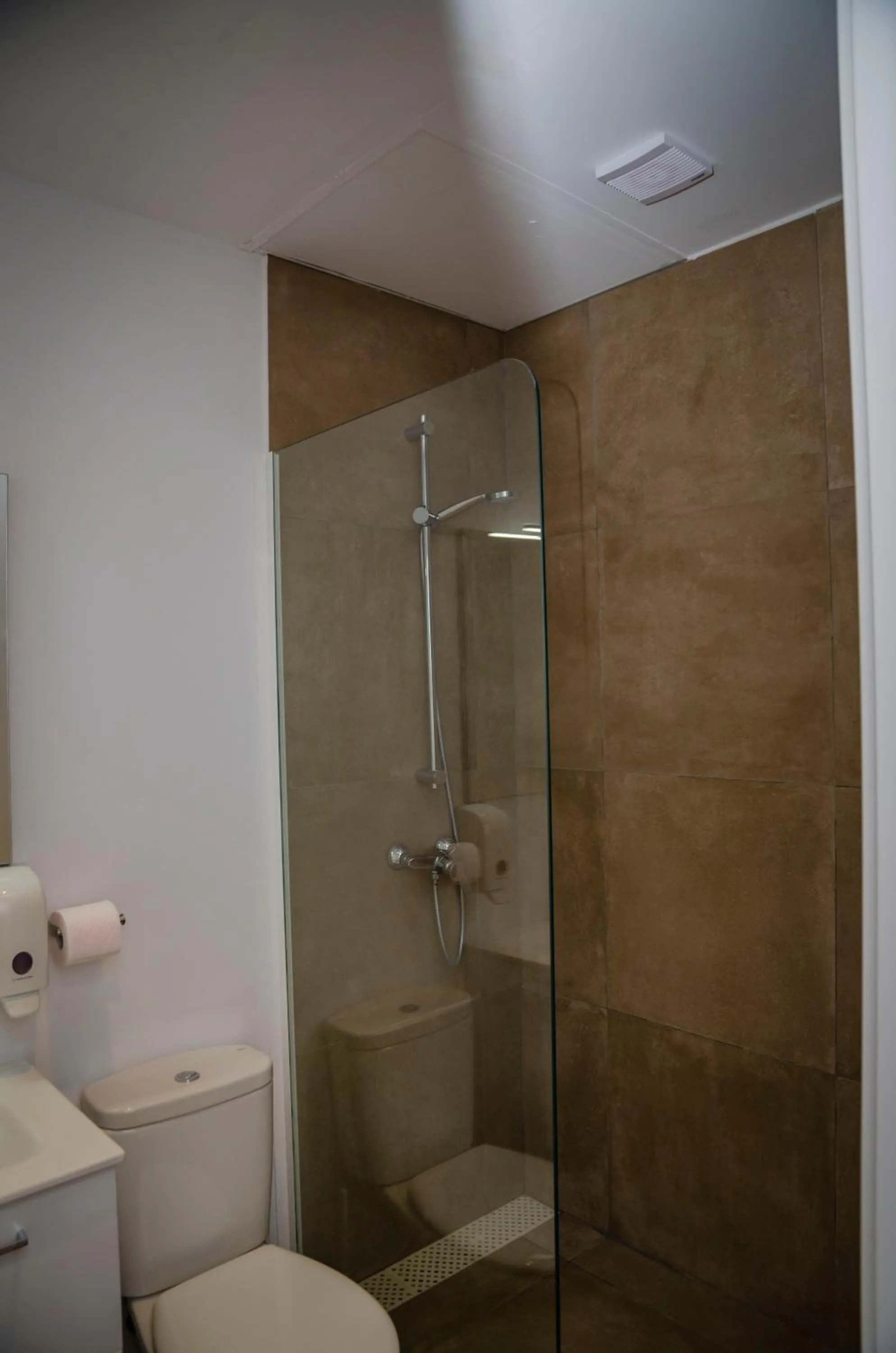 Bathroom in Hostal Restaurante Benalup Golf