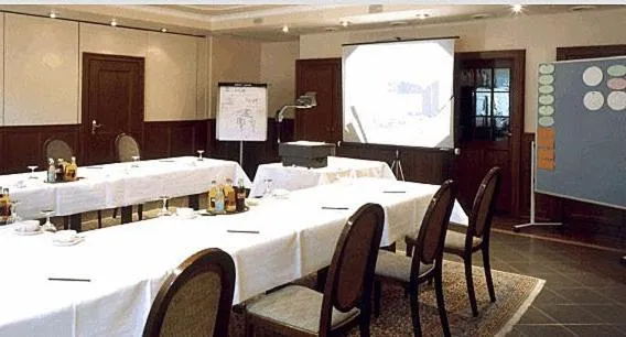 Business facilities in Hotel Josten