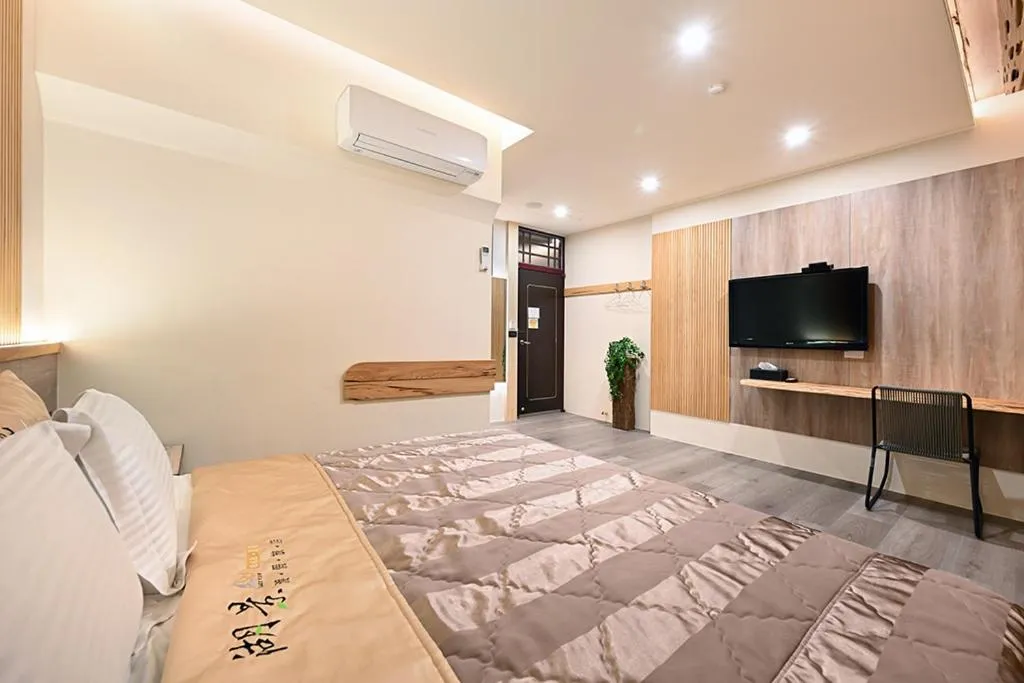 Photo of the whole room, Bed in Lakeview Homestay