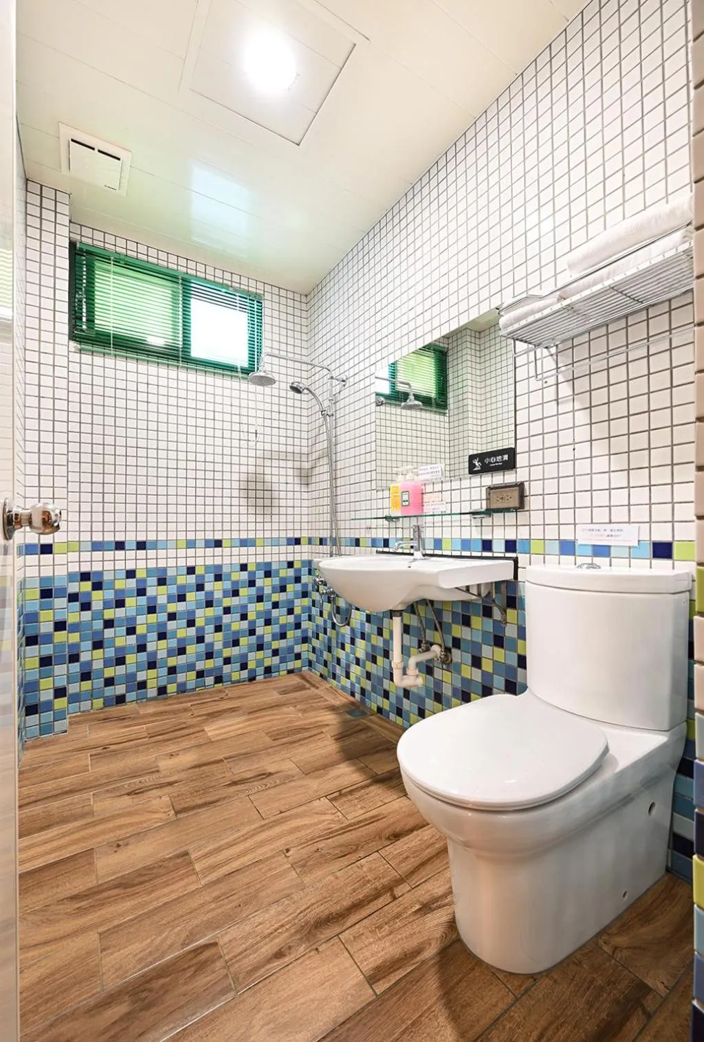 Bathroom in Lakeview Homestay