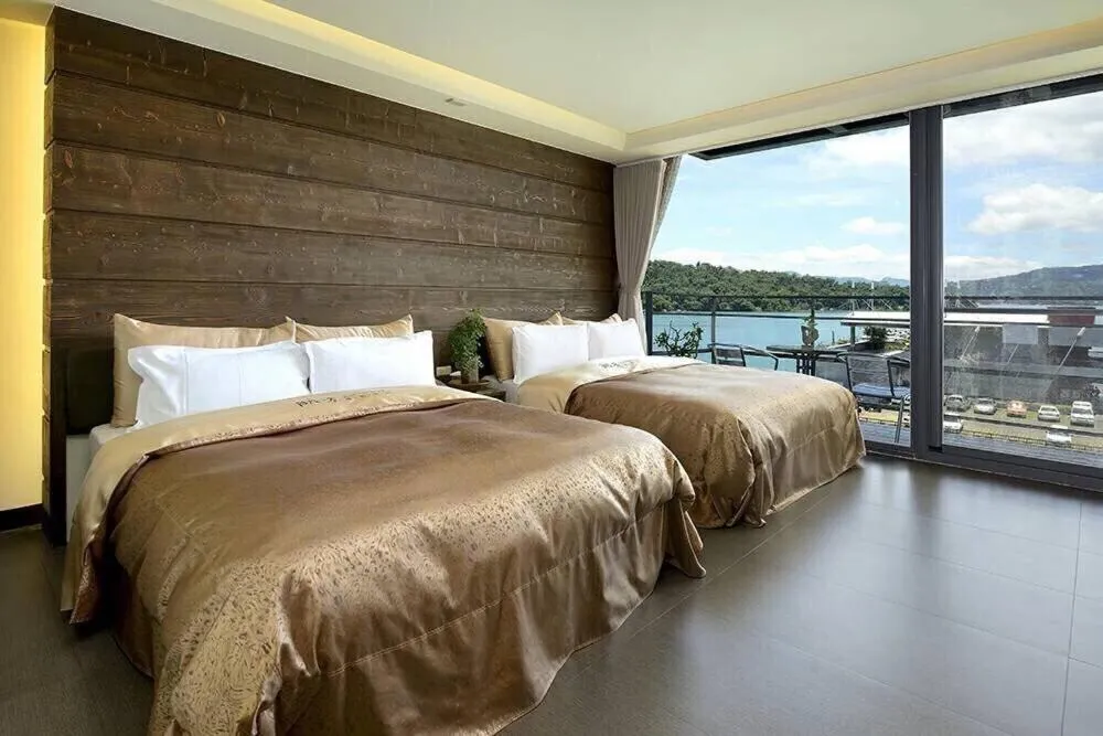 Photo of the whole room, Bed in Lakeview Homestay