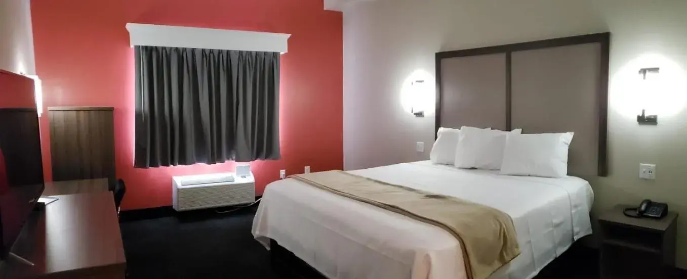 King Suite in Hotel DeSoto King Suite in Hotel DeSoto