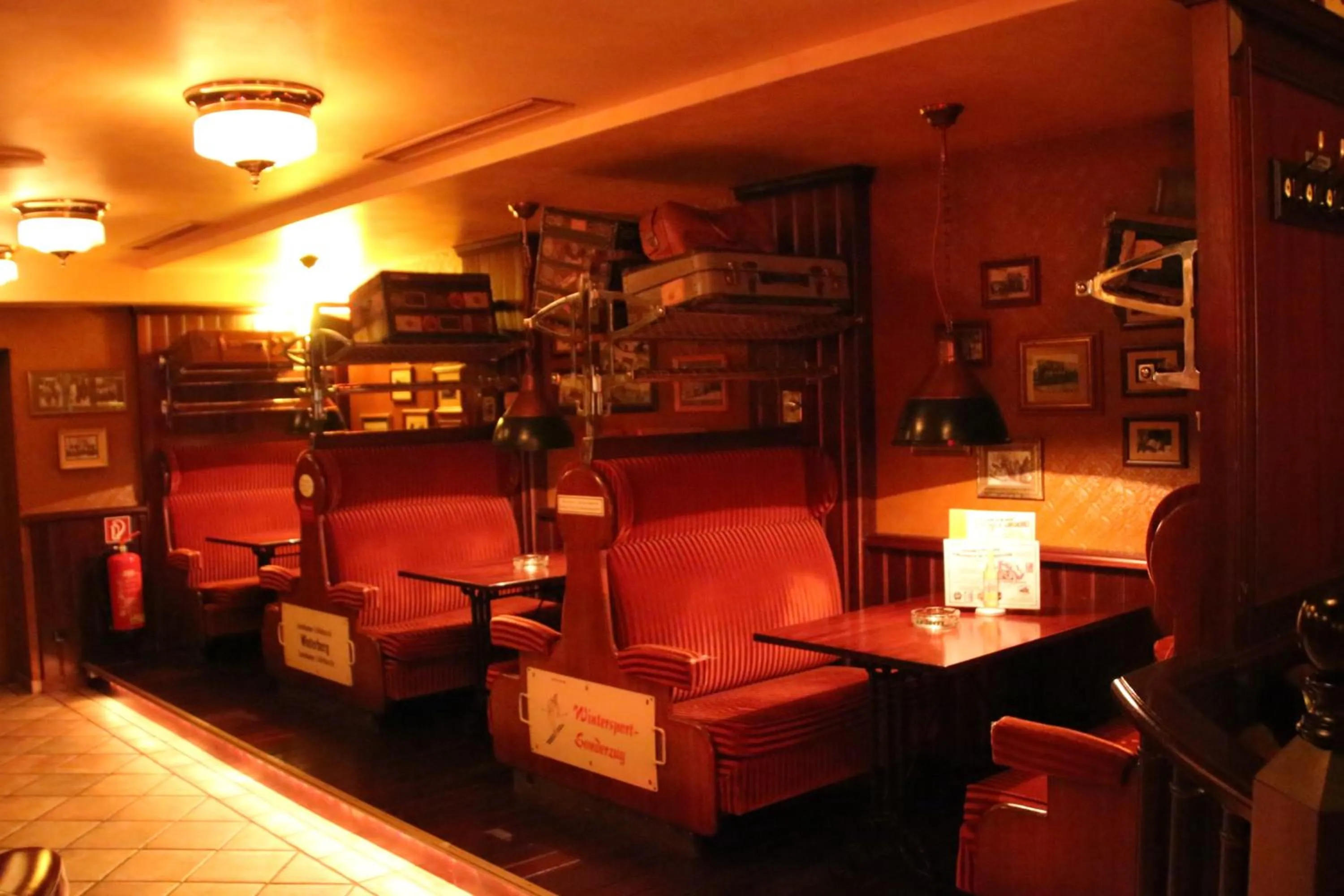 Restaurant/places to eat in Central-Hotel