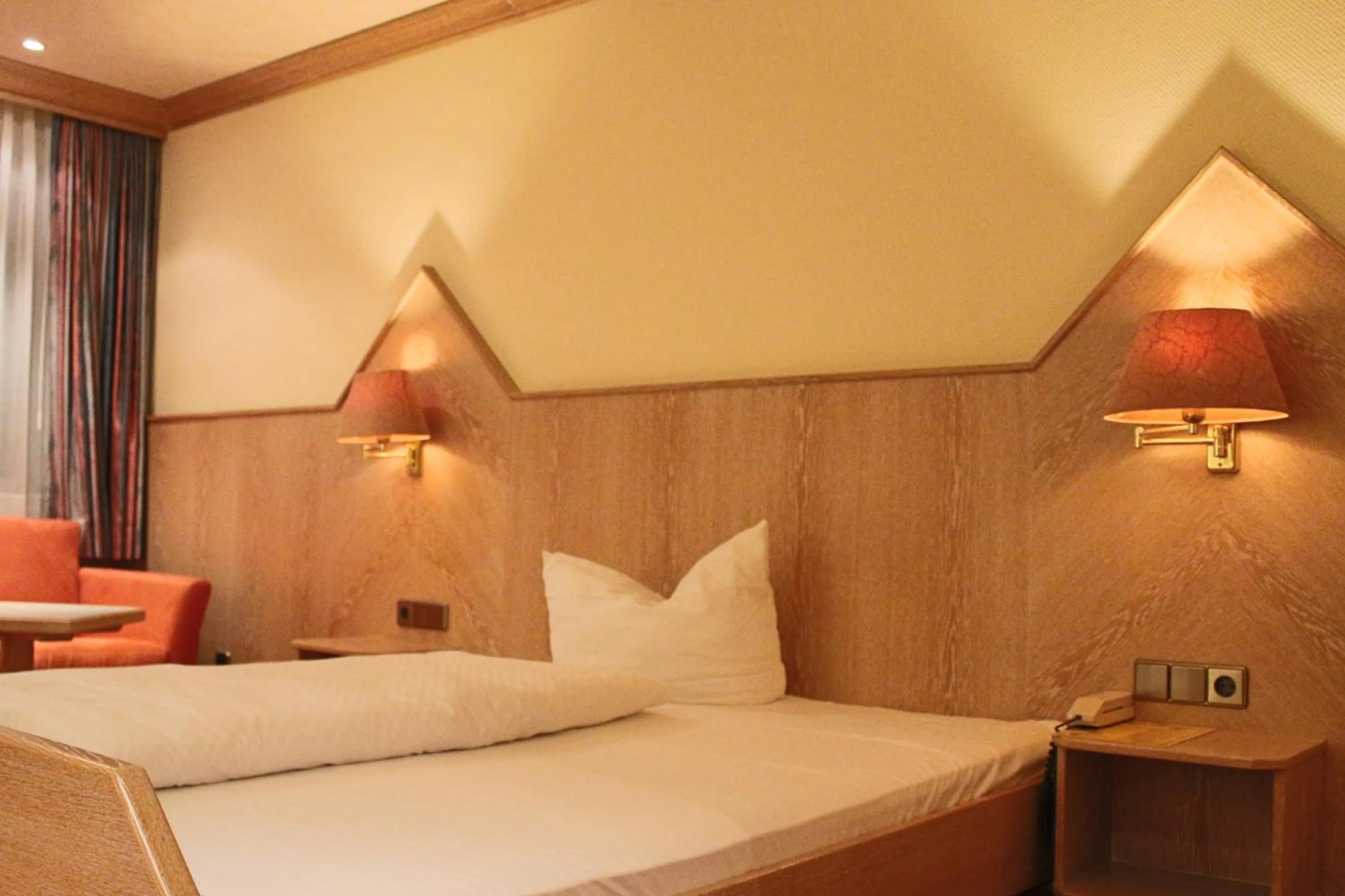 Bedroom, Bed in Central-Hotel