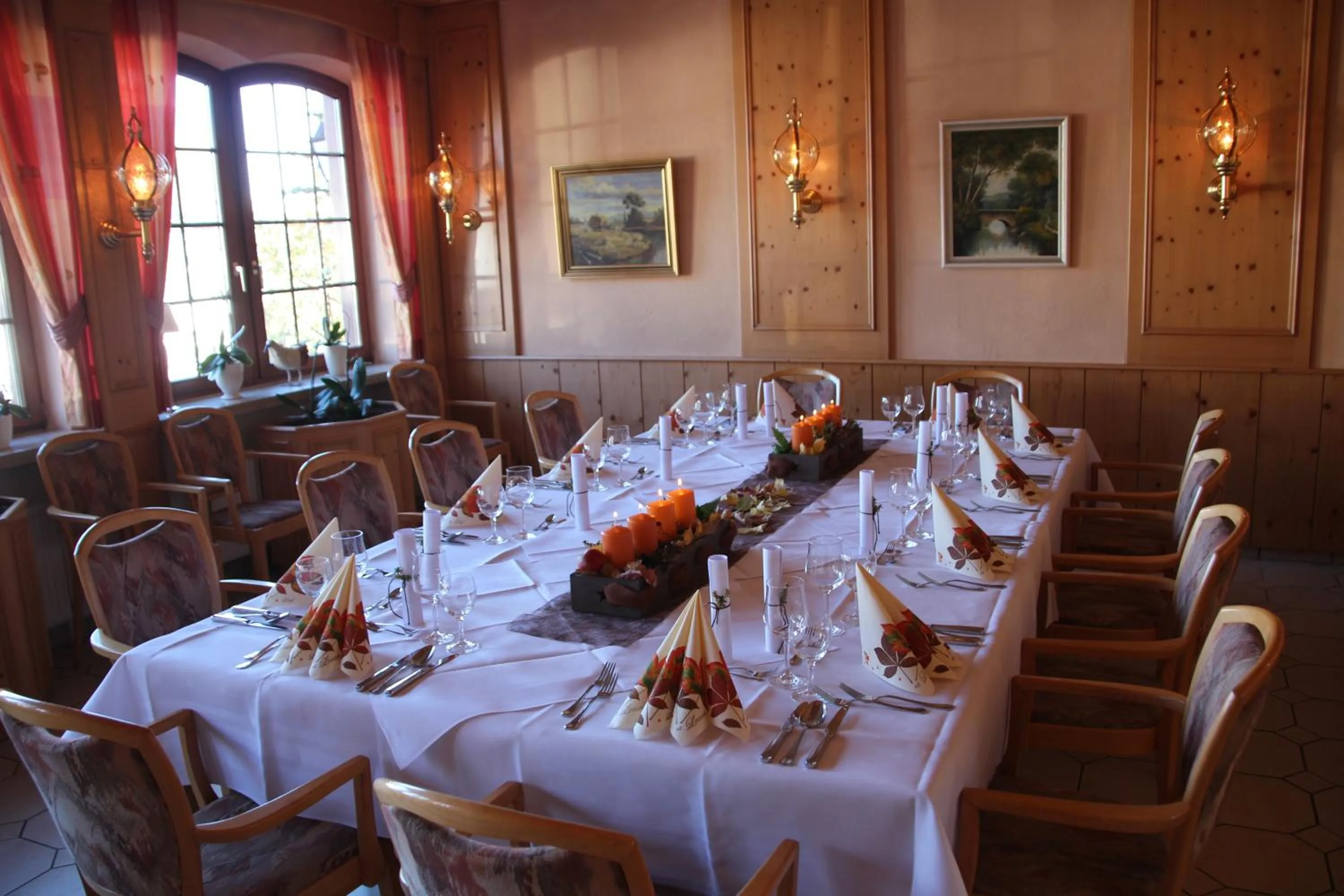 Restaurant/places to eat in Central-Hotel