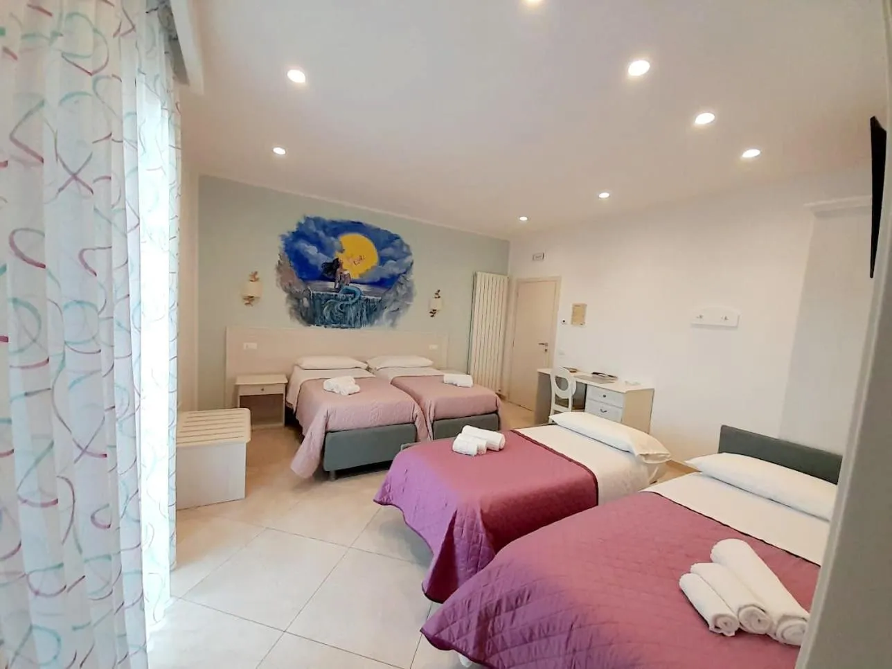 Photo of the whole room, Bed in Olimpo degli Dei