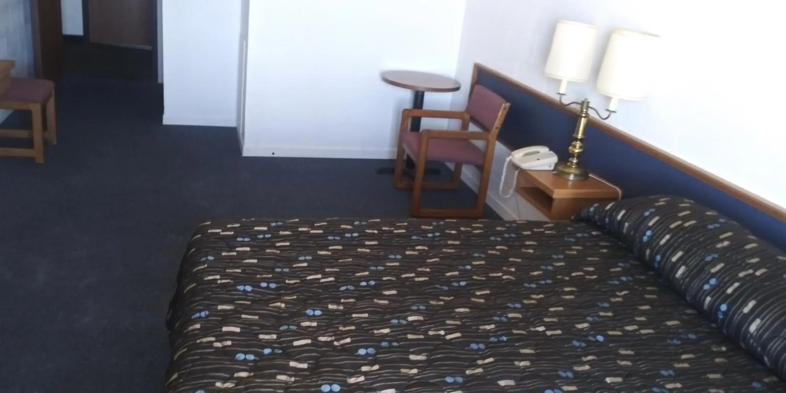 Queen Room in Guest Lodge Motel Queen Room in Guest Lodge Motel