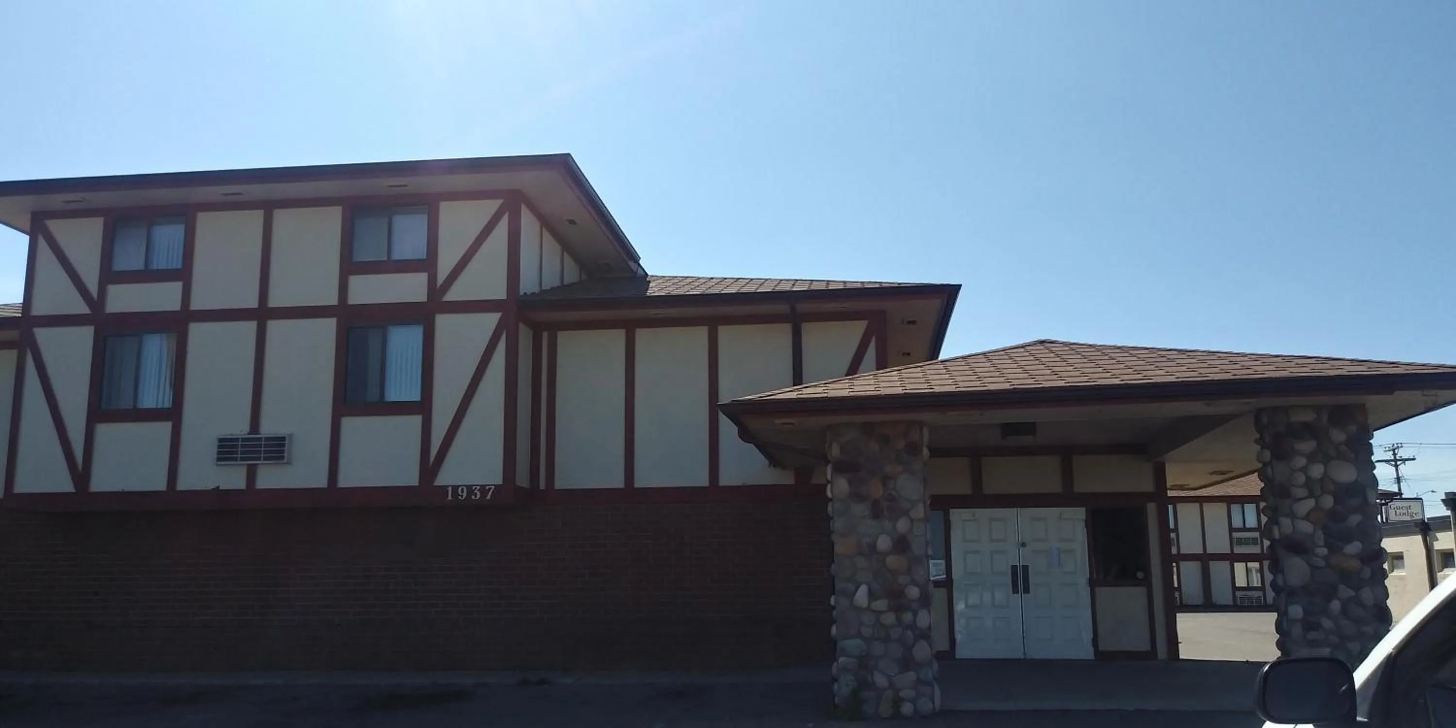 Facade/entrance in Guest Lodge Motel