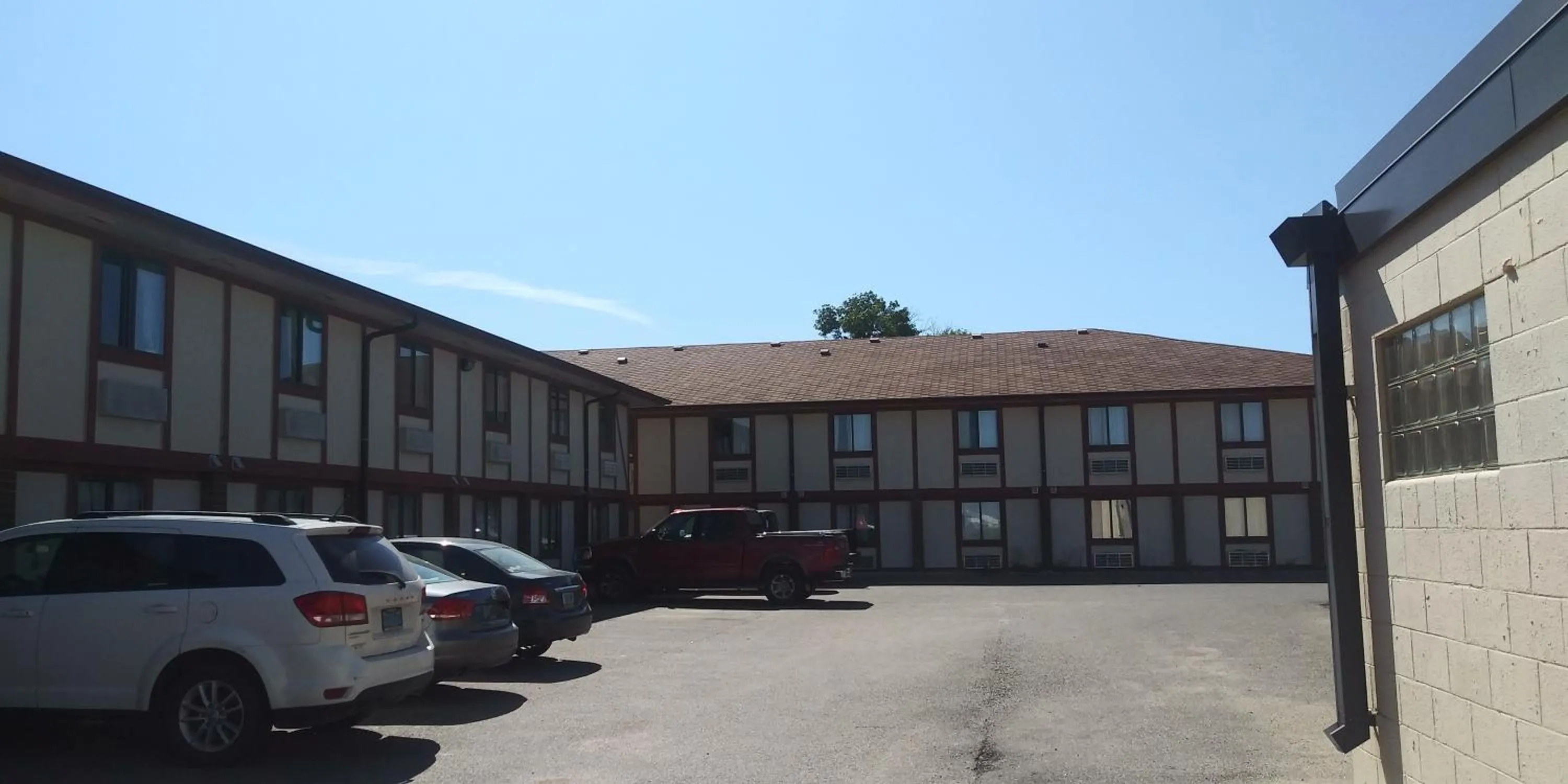 Facade/entrance in Guest Lodge Motel