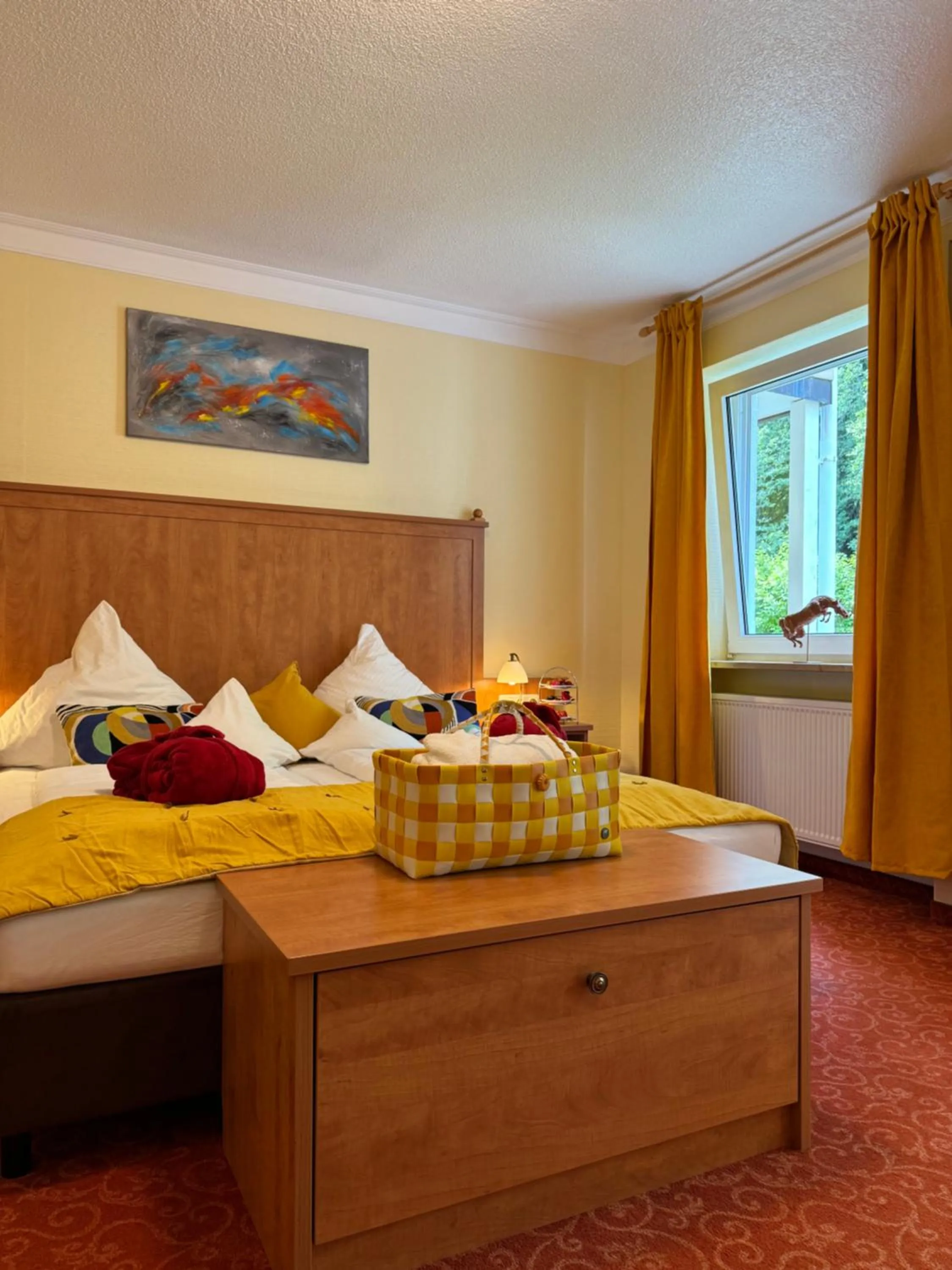 Photo of the whole room, Bed in Ringhotel Sonneck