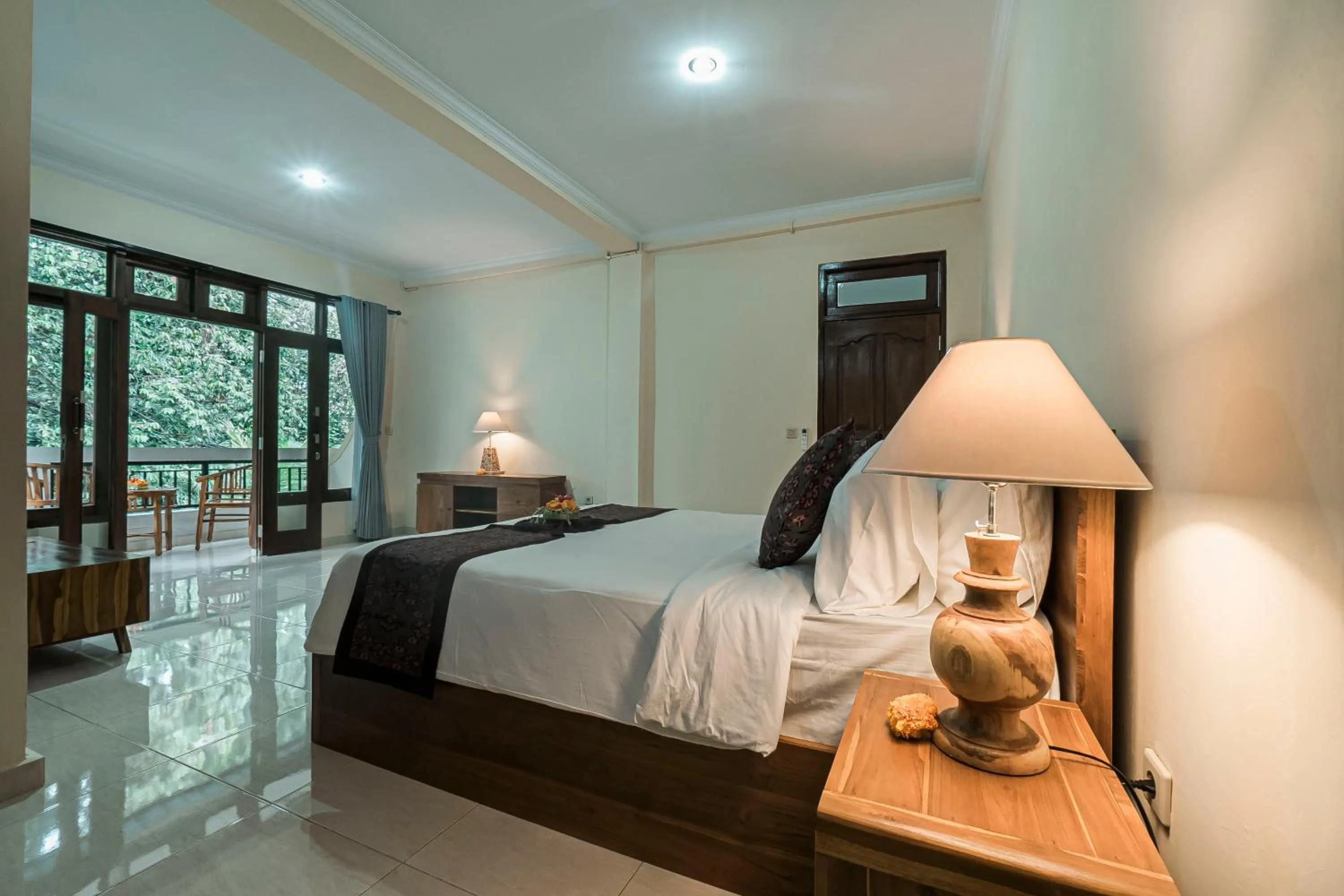 Photo of the whole room, Bed in Vaneka Garden House