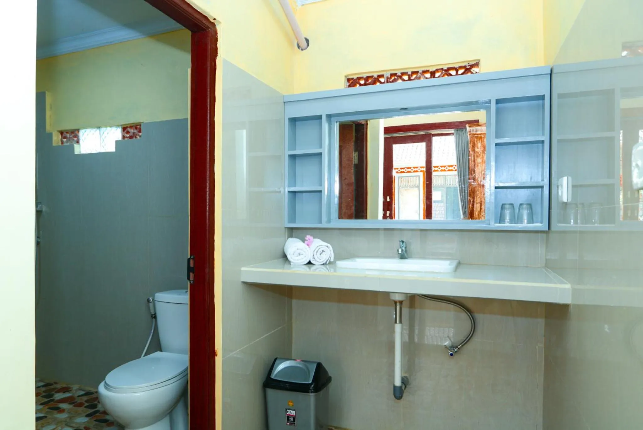Bathroom in Vaneka Garden House