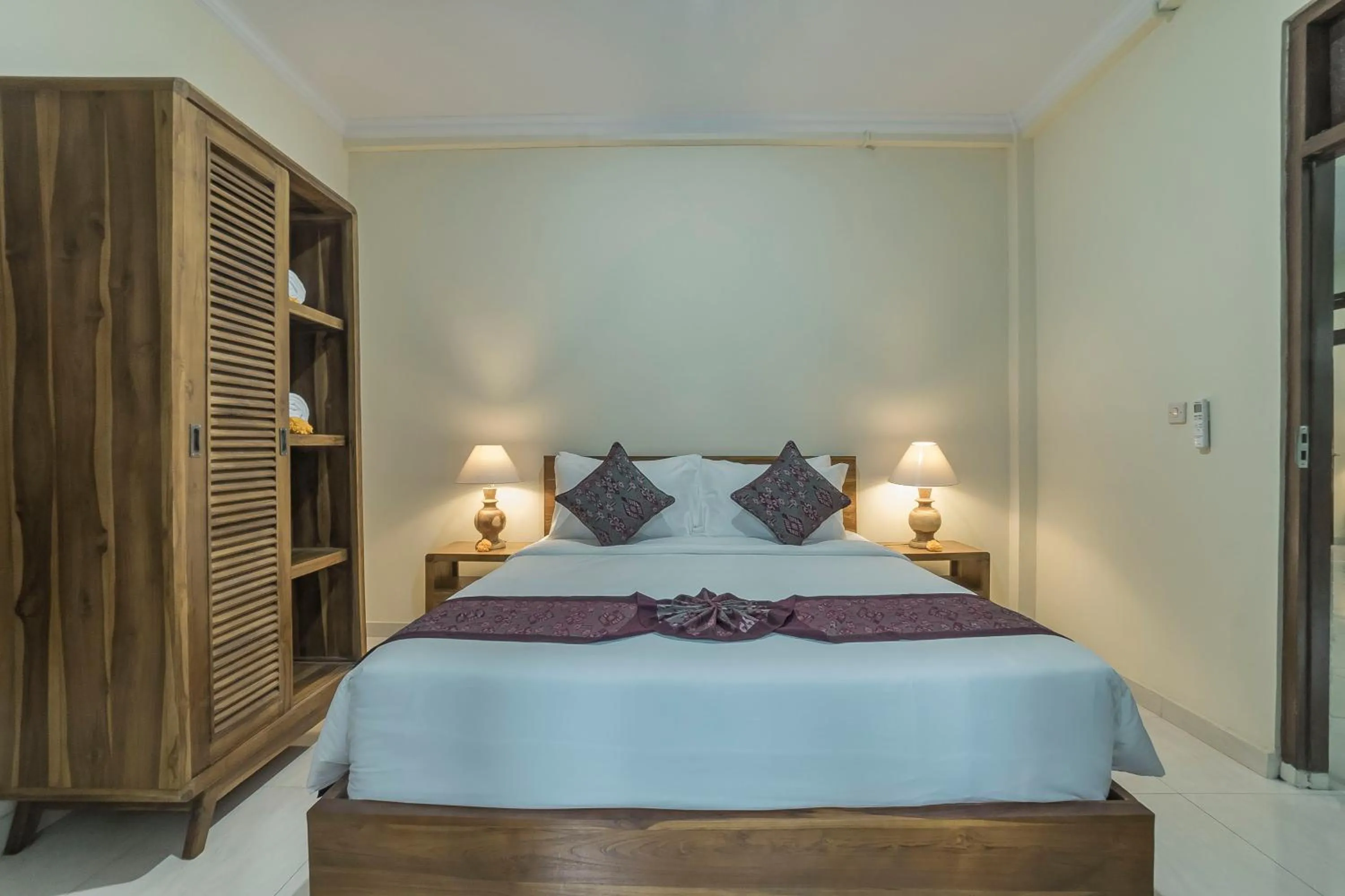 Bedroom, Bed in Vaneka Garden House