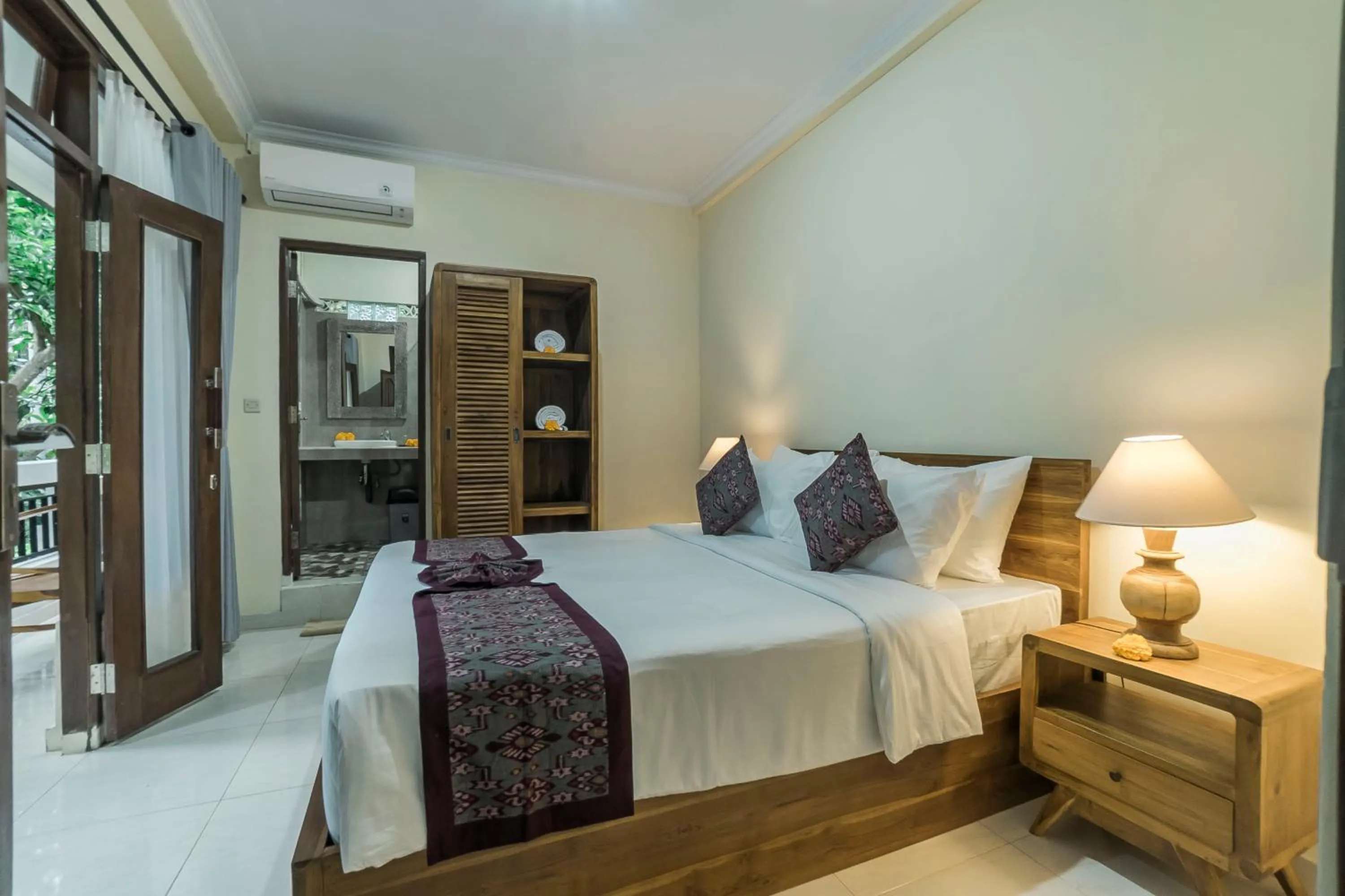 Bedroom, Bed in Vaneka Garden House