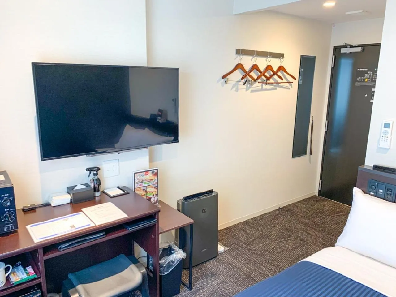 Bed in HOTEL LiVEMAX Nishinomiya