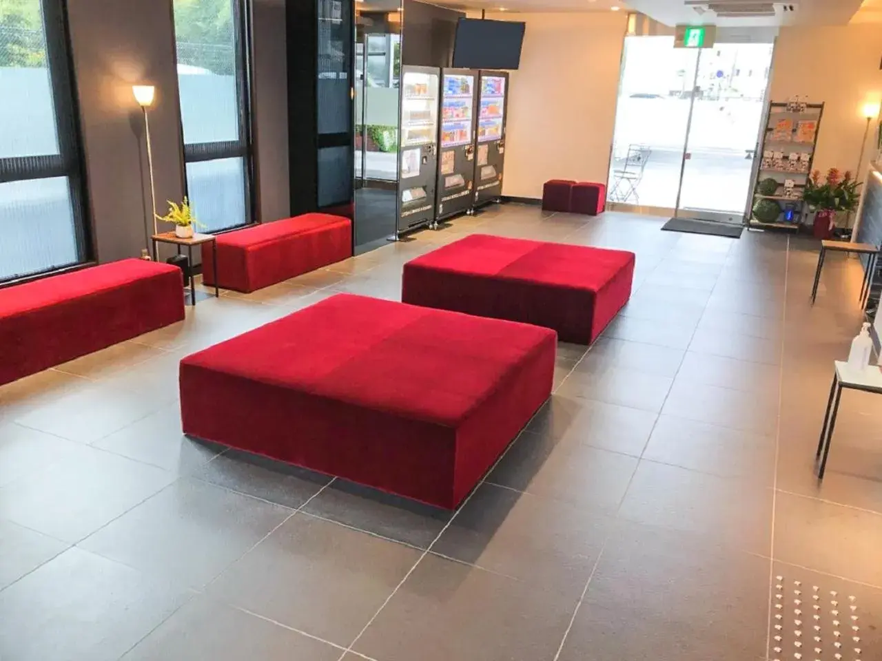 Lobby or reception in HOTEL LiVEMAX Nishinomiya Lobby or reception in HOTEL LiVEMAX Nishinomiya