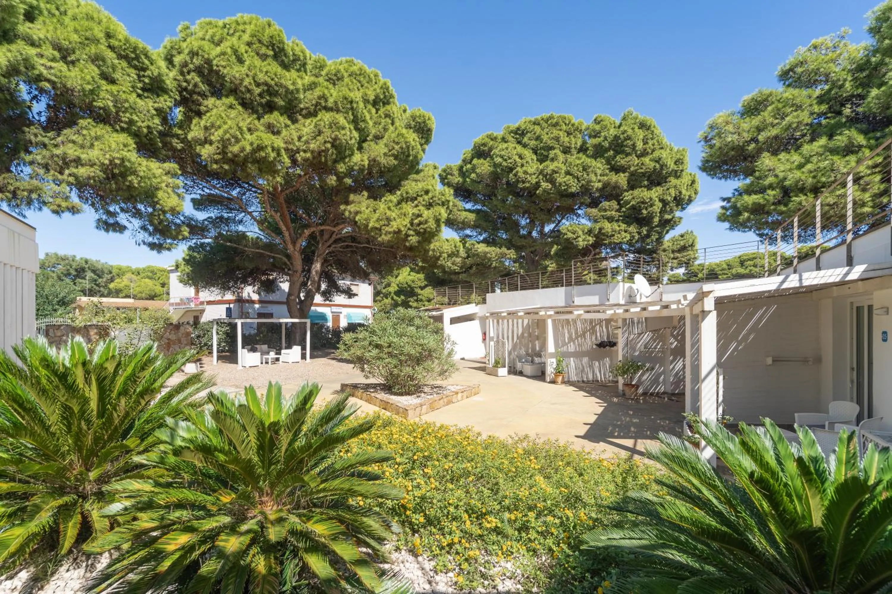 Angolo Mare Apartments & Rooms