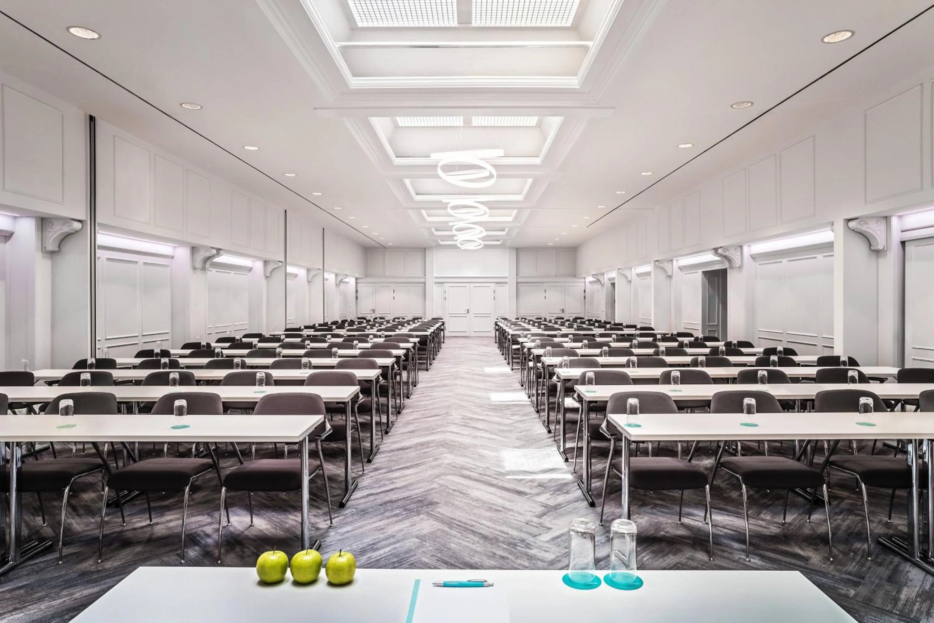 Meeting/conference room in Le Méridien Frankfurt