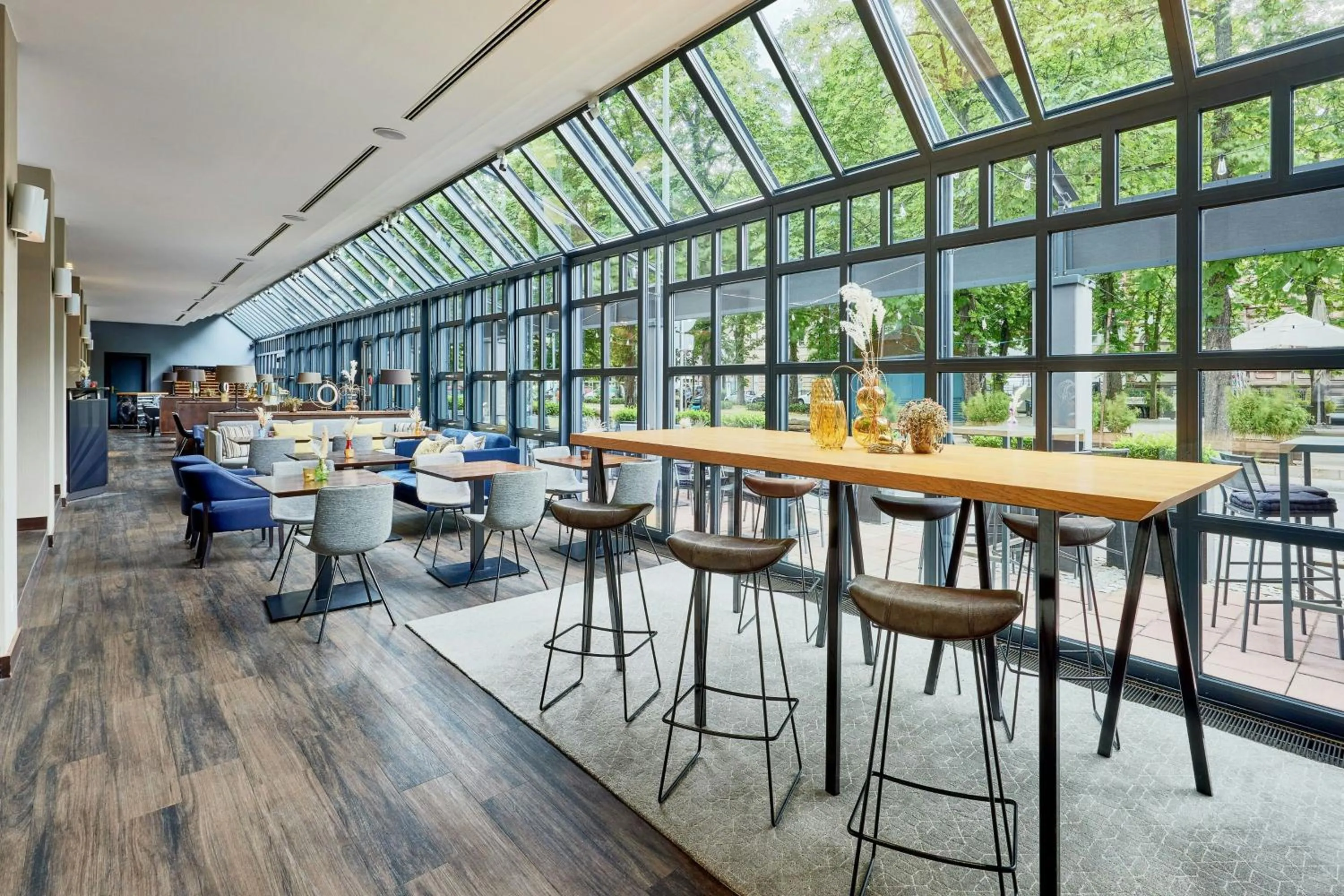 Lounge or bar in Le Méridien Frankfurt