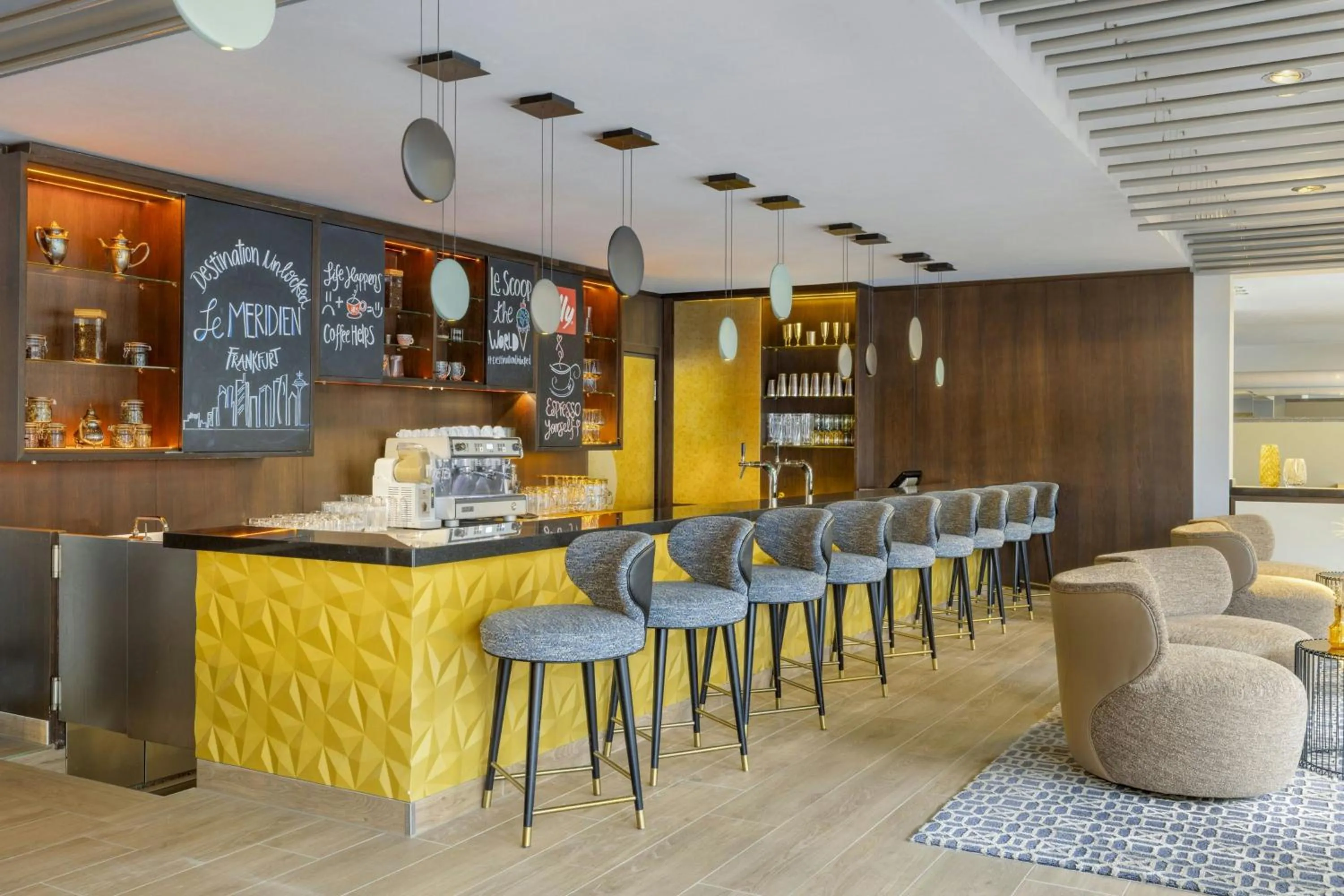 Lounge or bar in Le Méridien Frankfurt