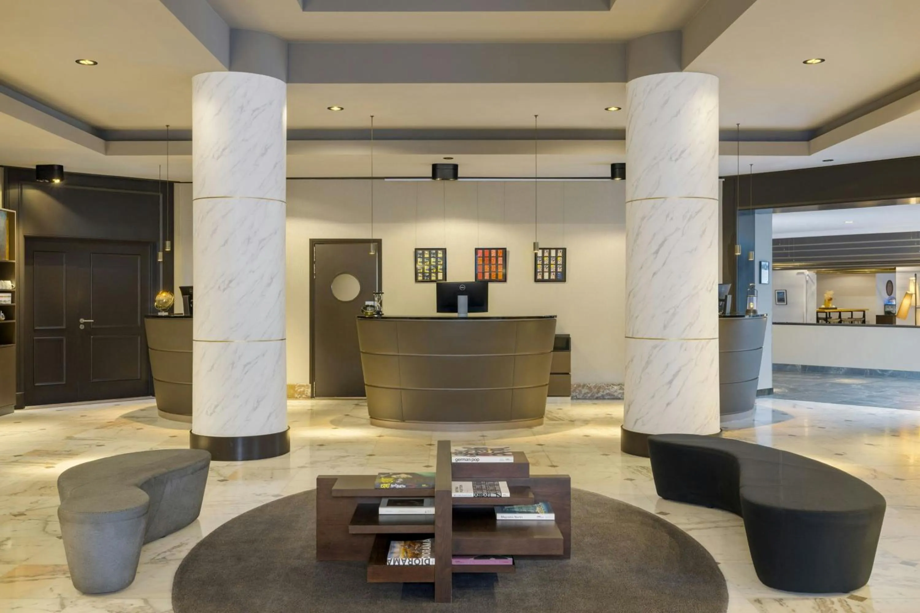 Lobby or reception in Le Méridien Frankfurt