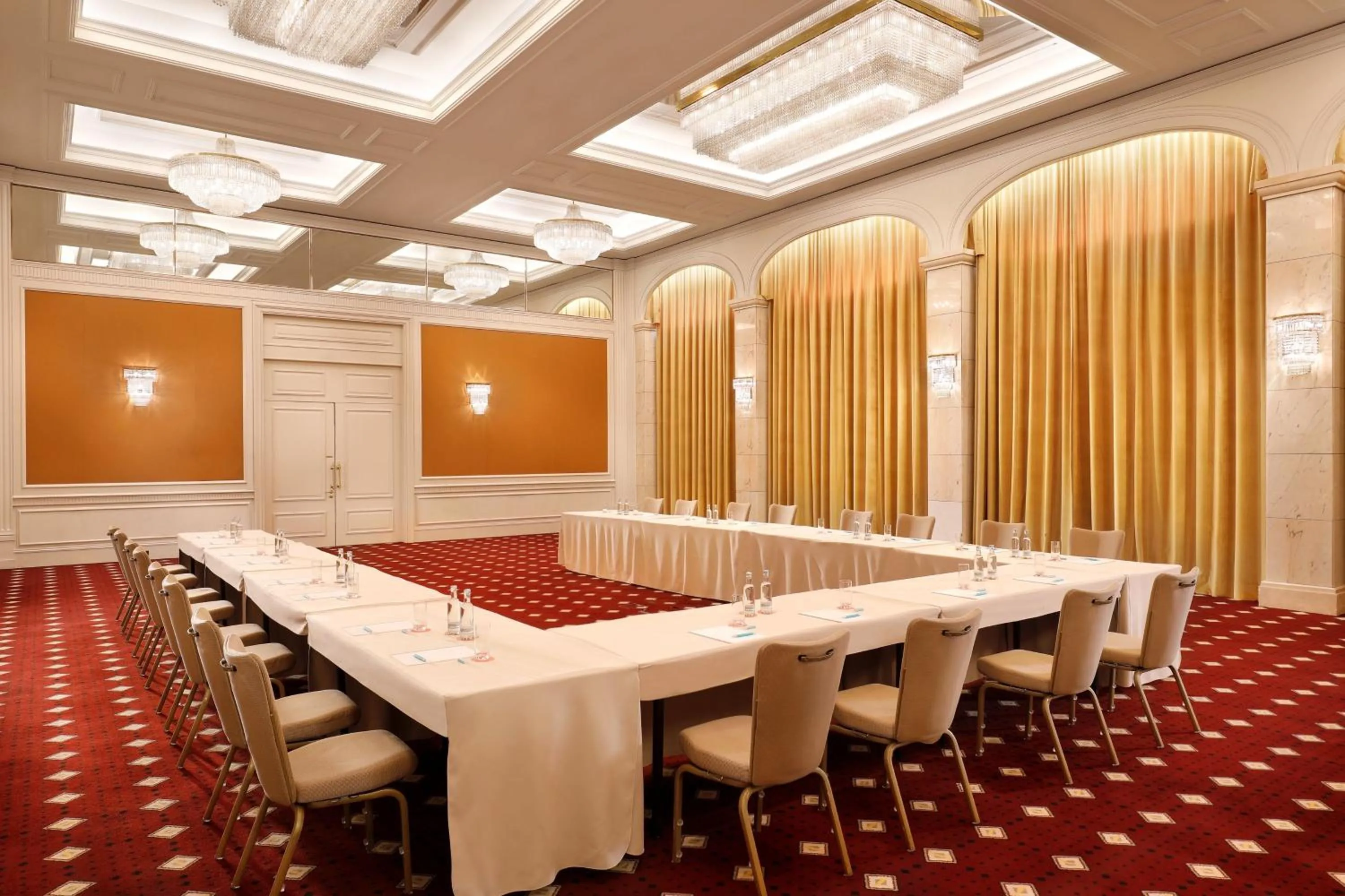 Meeting/conference room in Le Méridien Stuttgart