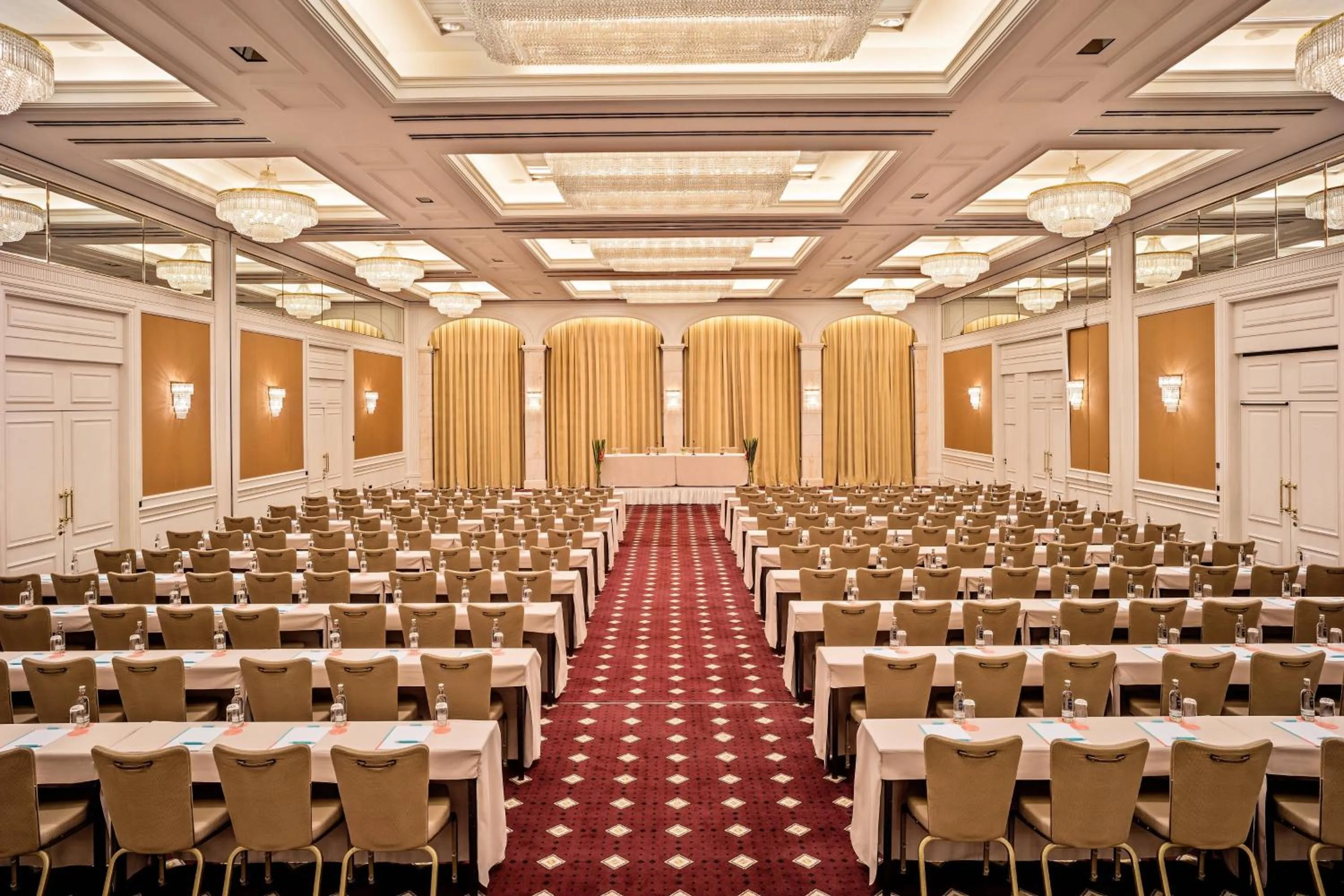 Meeting/conference room in Le Méridien Stuttgart