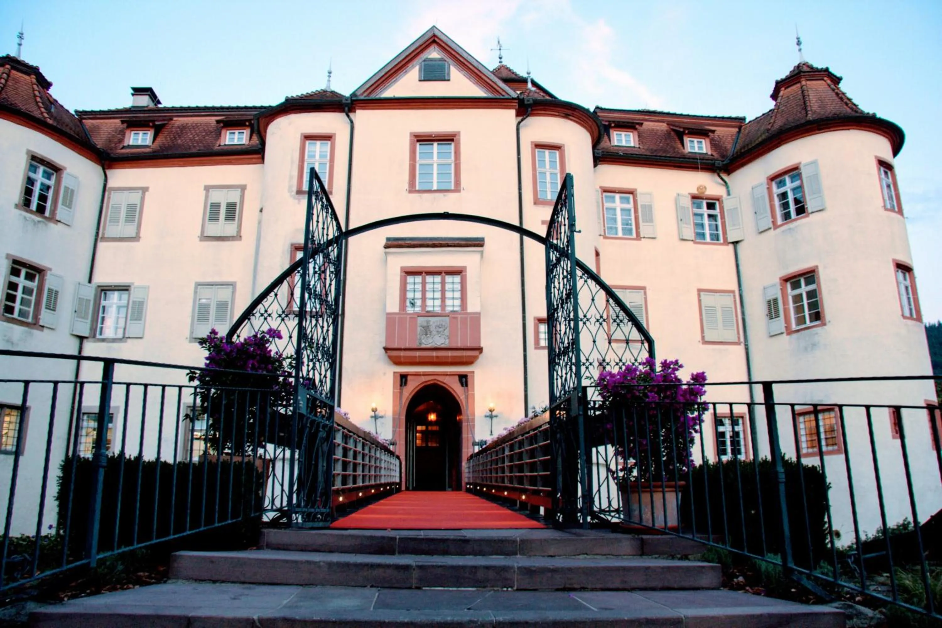 Facade/entrance in Hotel Residenz im Schloss Neuweier