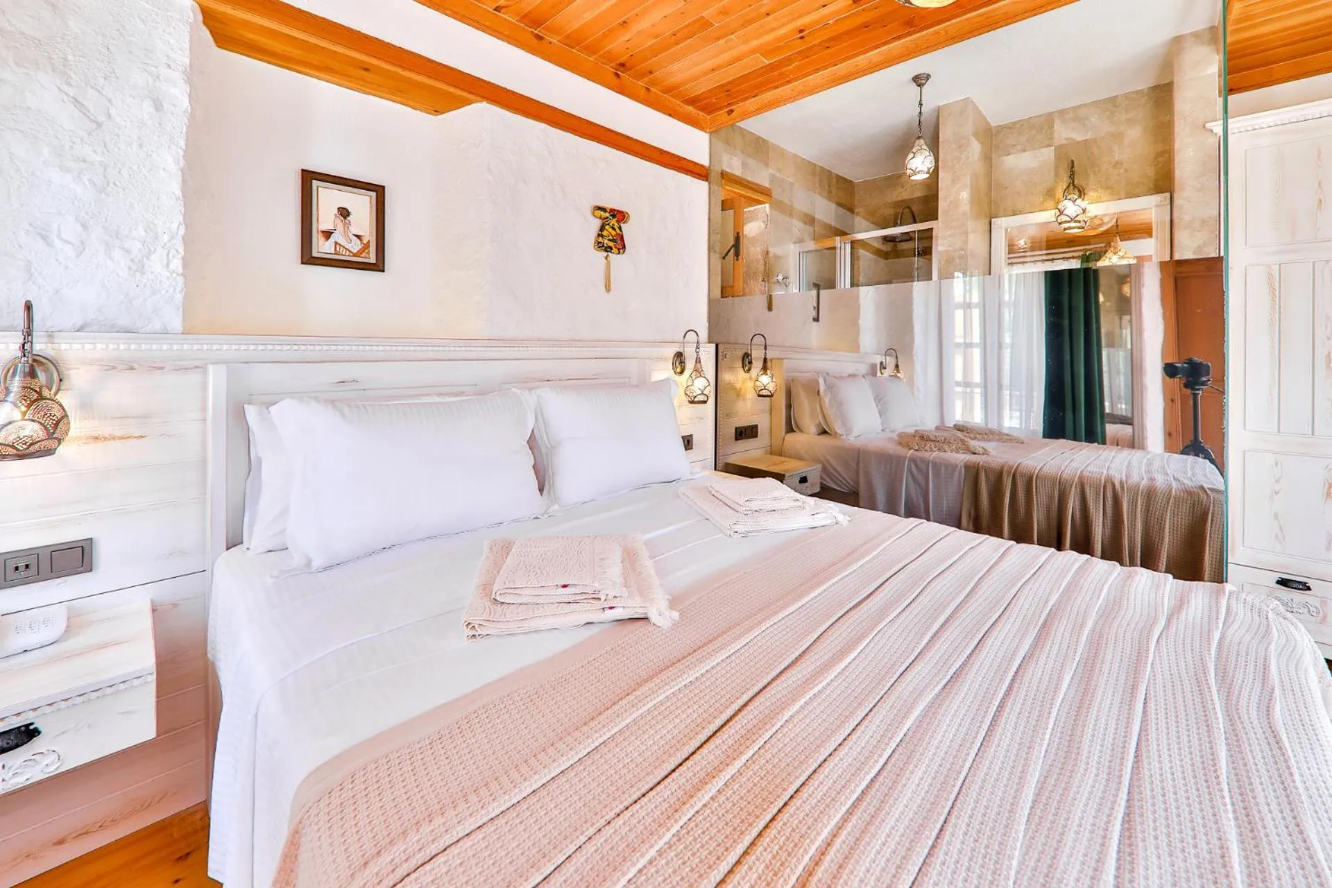 Bedroom in Pier House Hotel