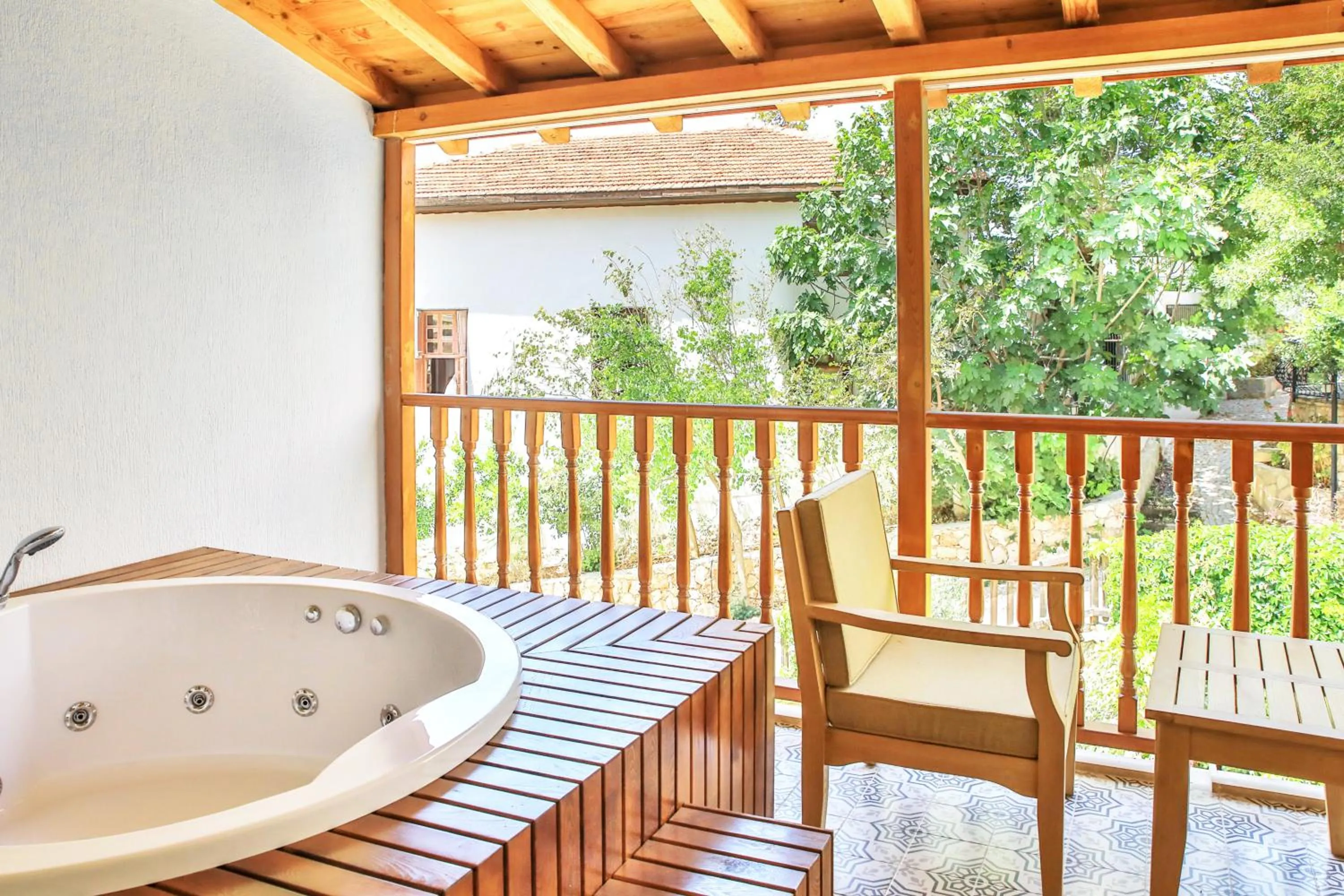 Hot Tub in Pier House Hotel