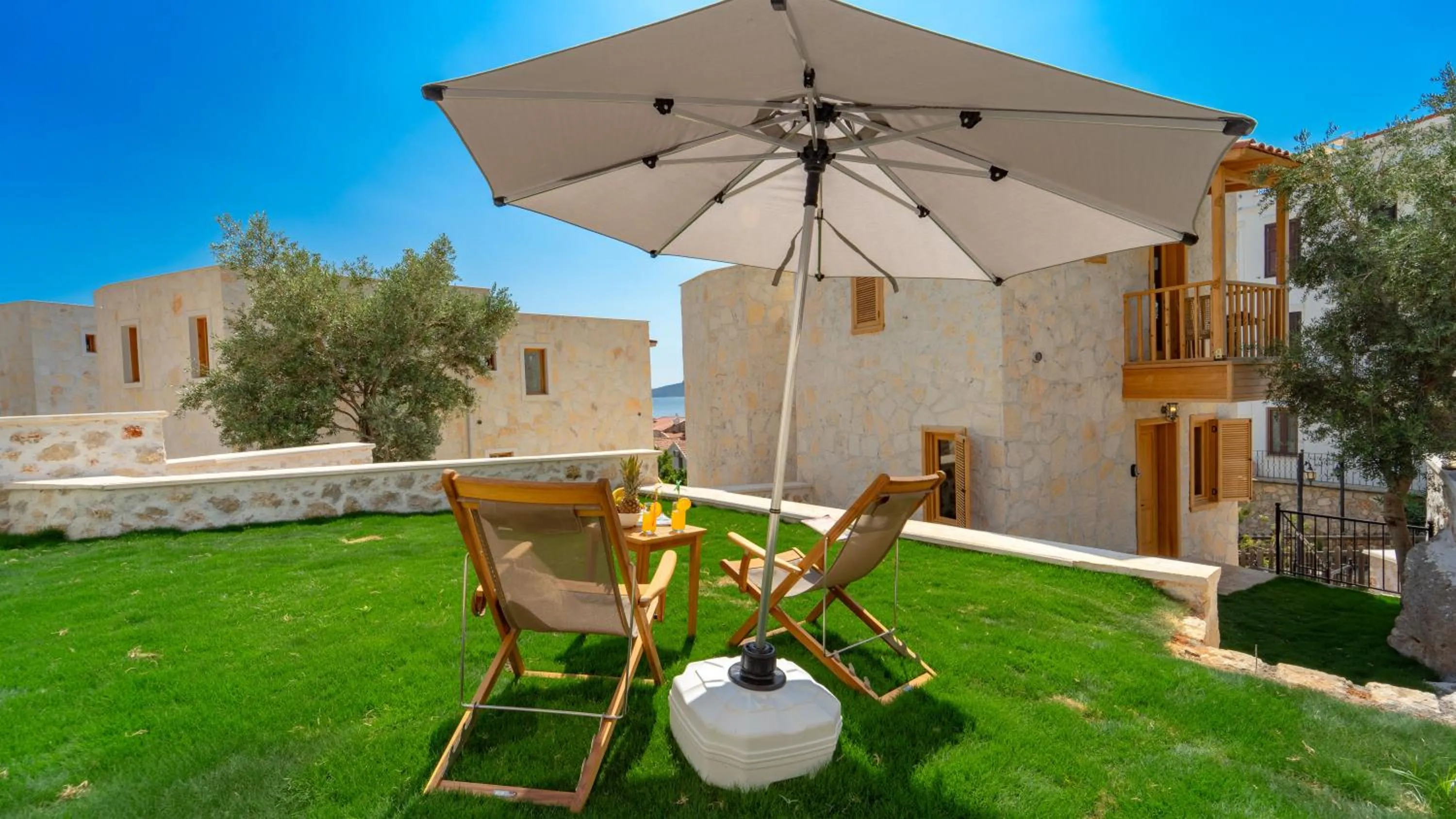 Garden view in Pier House Hotel