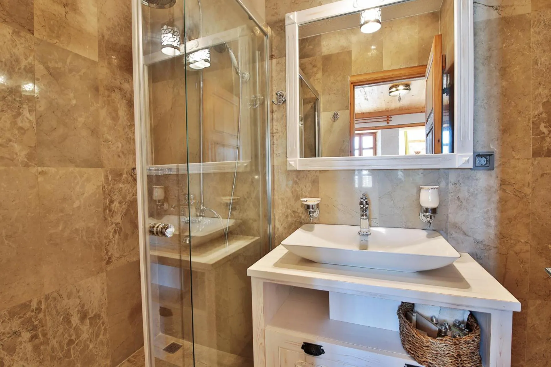 Bathroom in Pier House Hotel