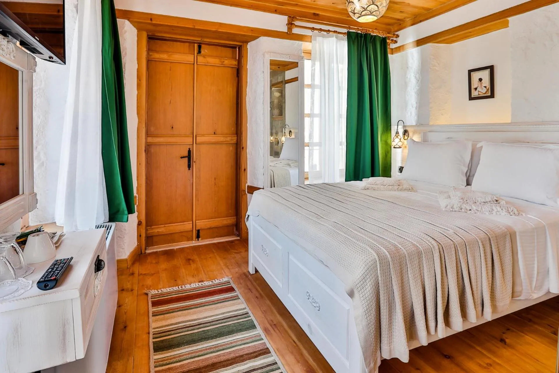 Bedroom in Pier House Hotel