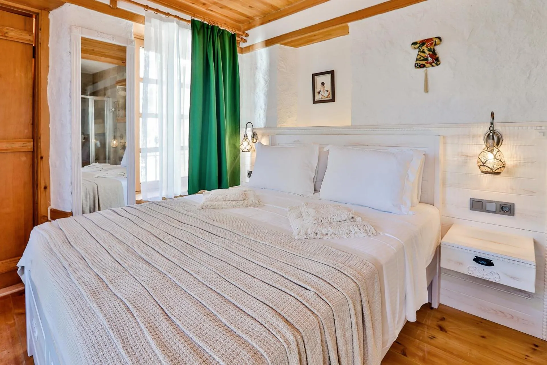 Bedroom in Pier House Hotel