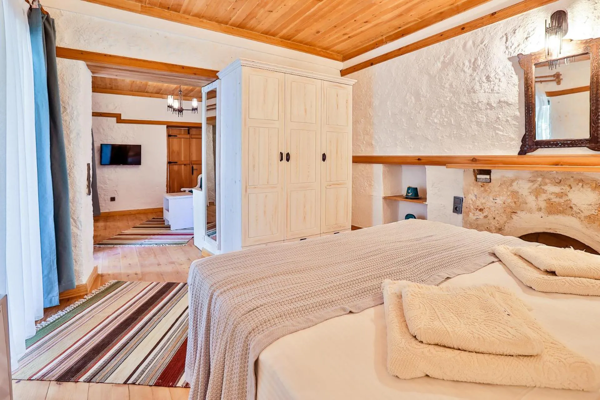 Bedroom in Pier House Hotel