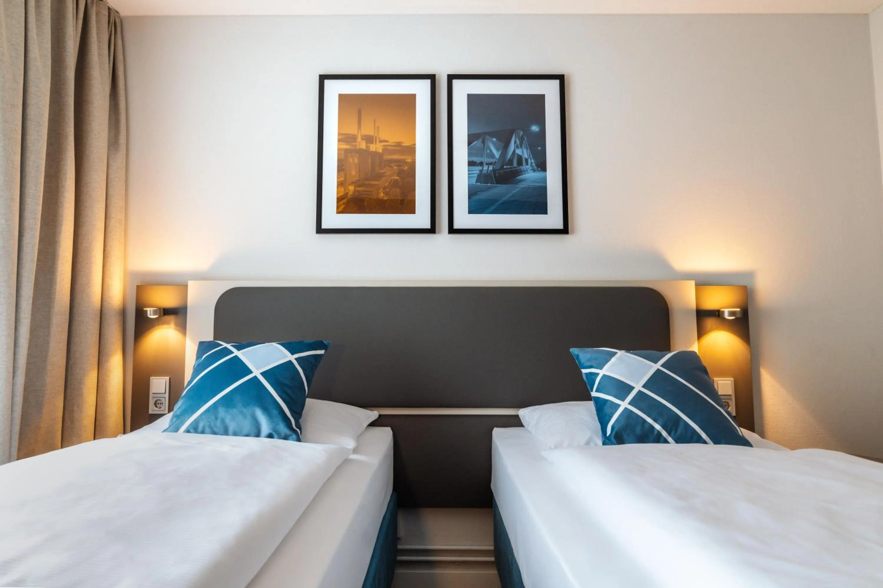 Photo of the whole room, Bed in GHOTEL hotel & living Hannover