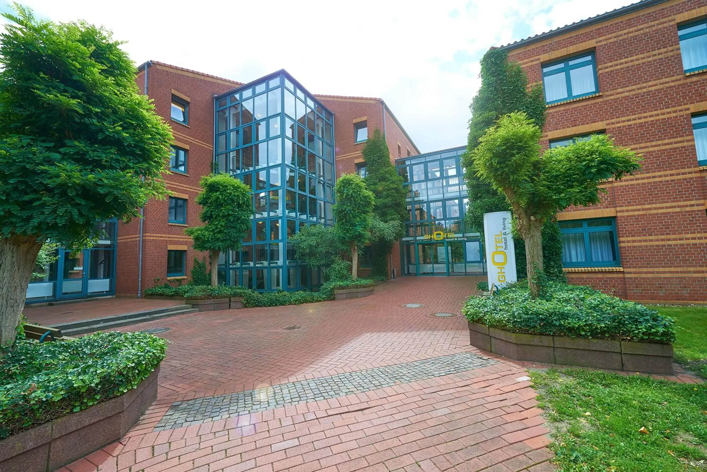 Property building in GHOTEL hotel & living Hannover Property building in GHOTEL hotel & living Hannover