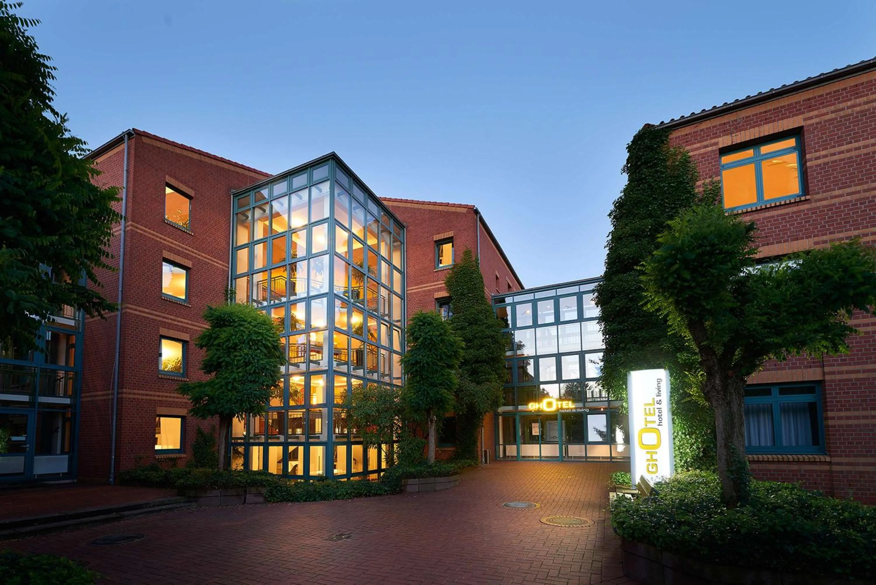 Property building in GHOTEL hotel & living Hannover