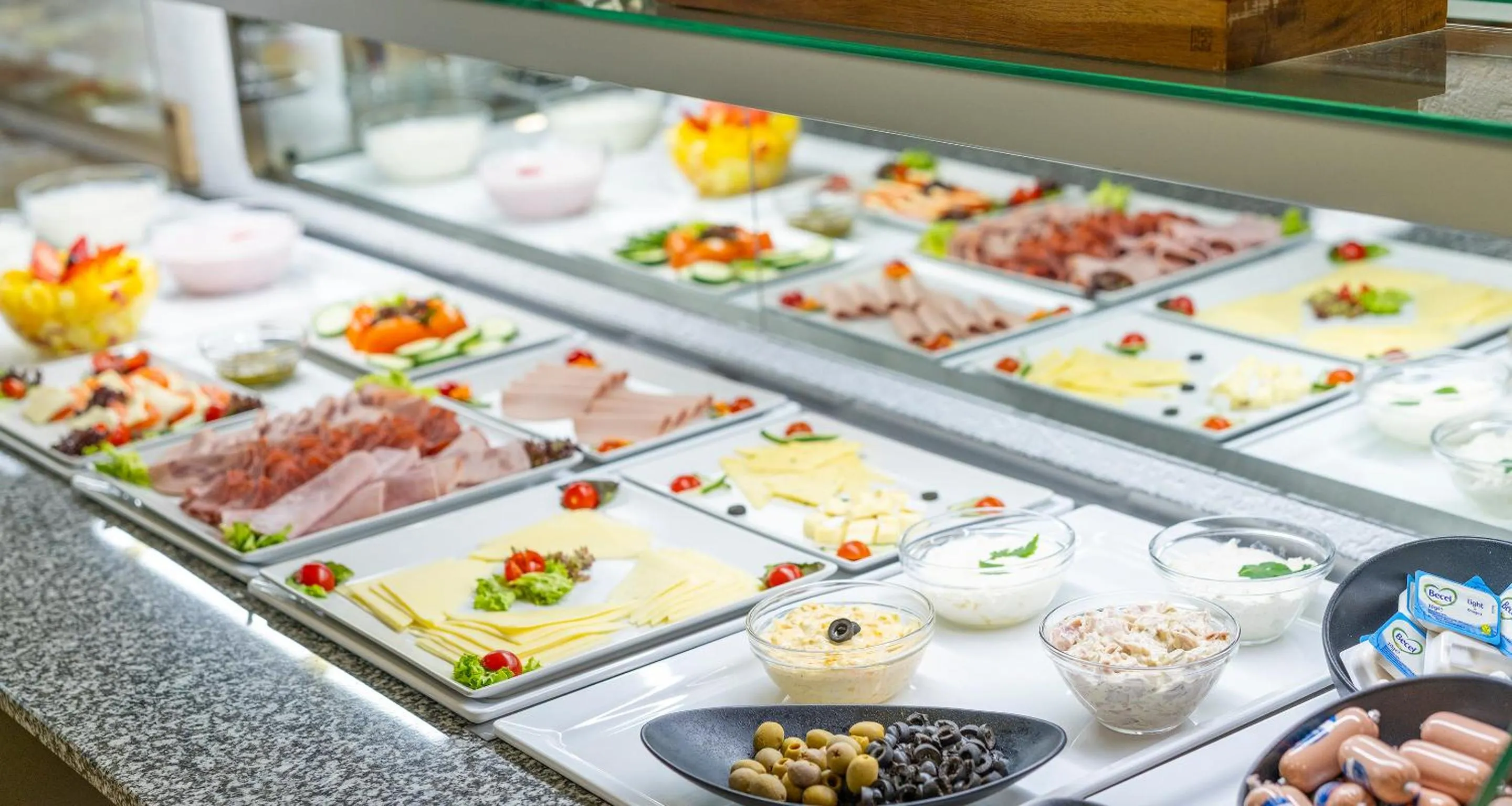 Buffet breakfast in PLAZA INN Braunschweig City Süd