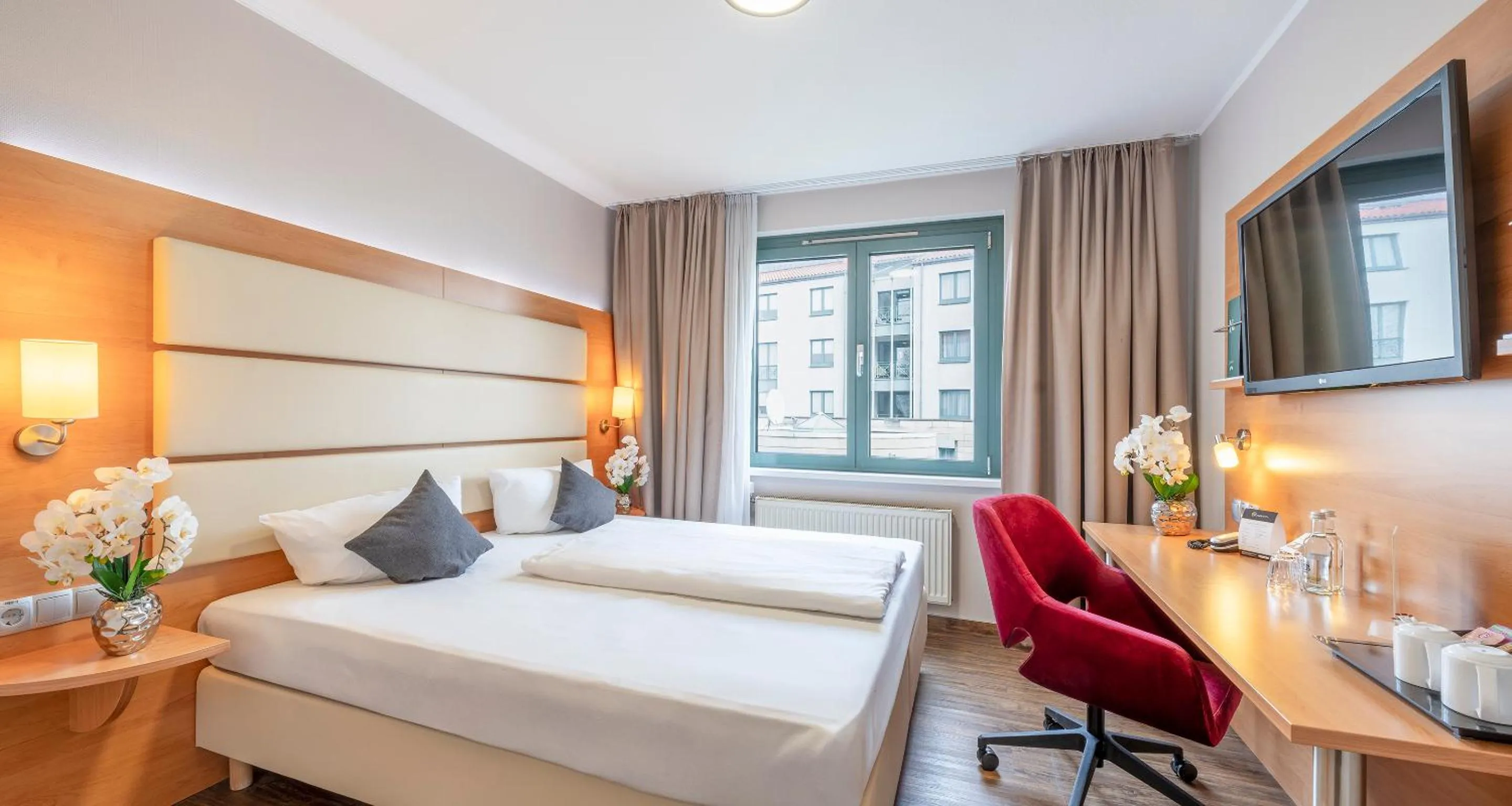 Bed in PLAZA INN Braunschweig City Süd