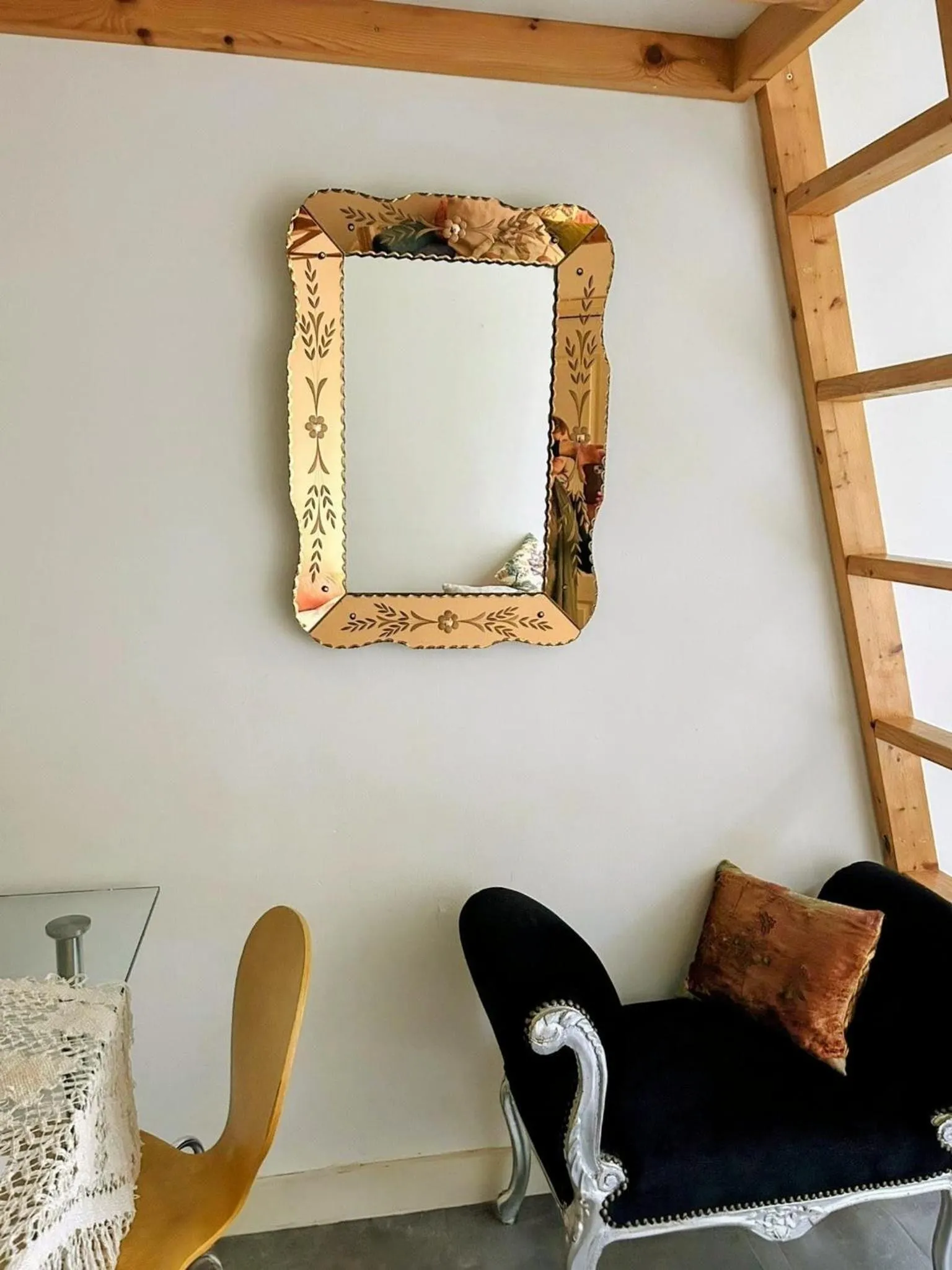 Seating area in Marijke's guestroom