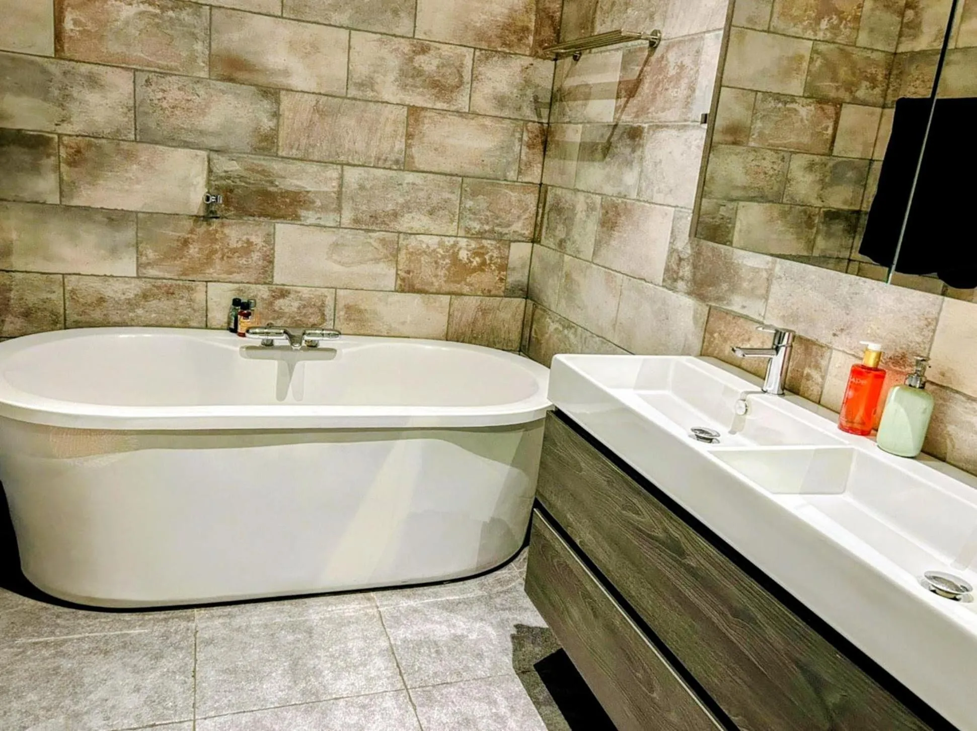 Bathroom in Marijke's guestroom