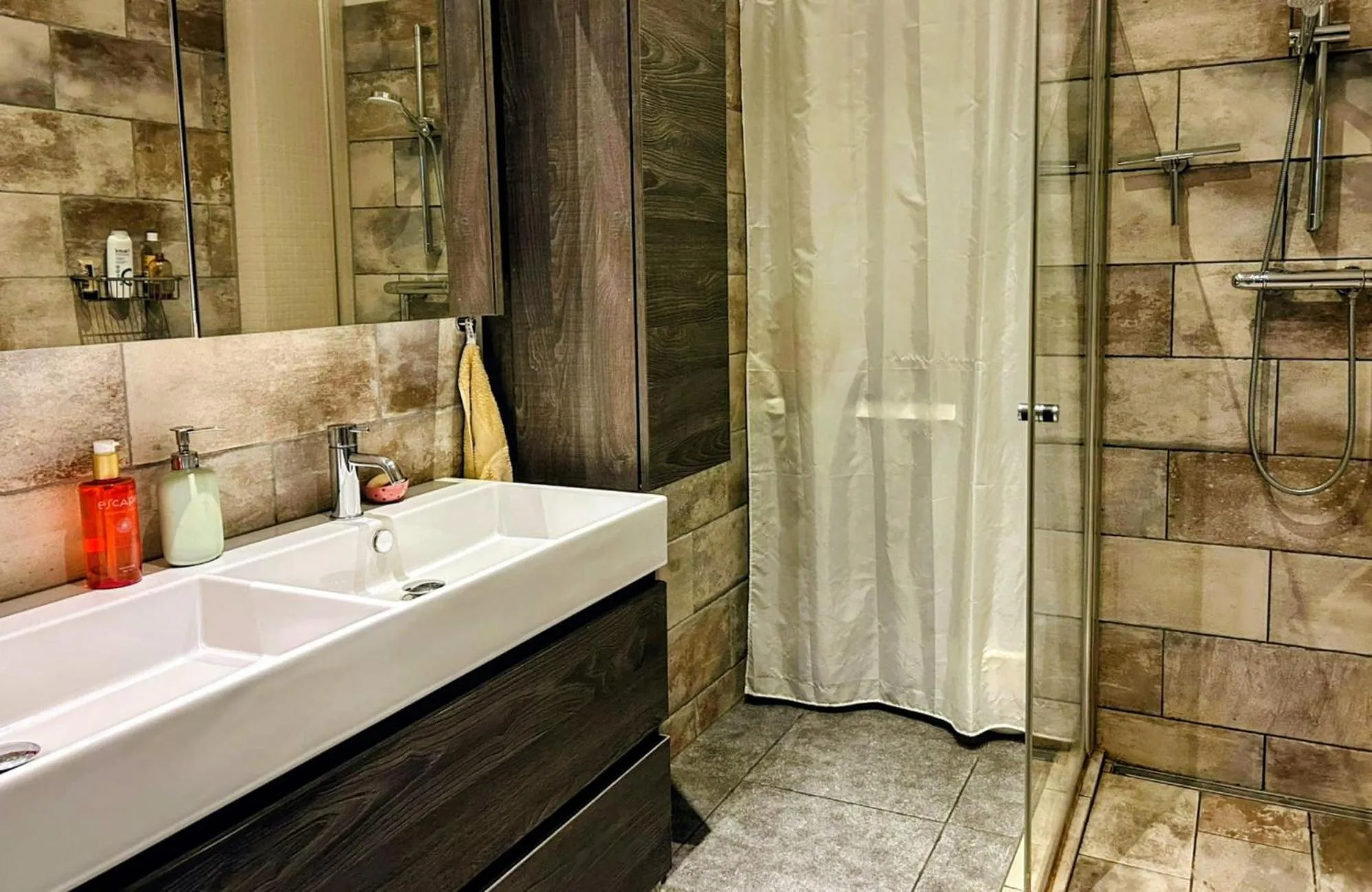 Bathroom in Marijke's guestroom