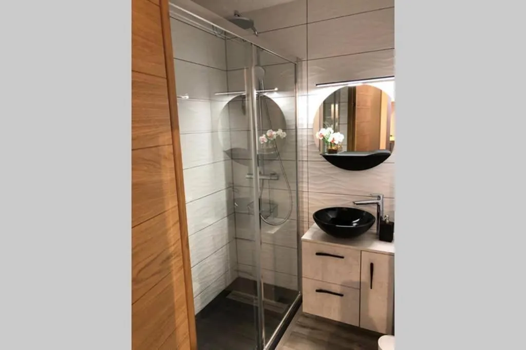 Bathroom in Chamonix sud -Le Grepon