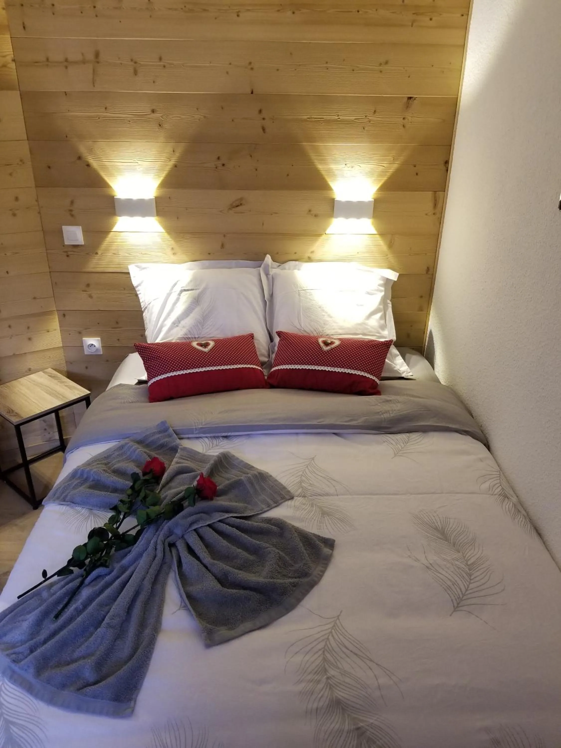 Photo of the whole room, Bed in Chamonix sud -Le Grepon