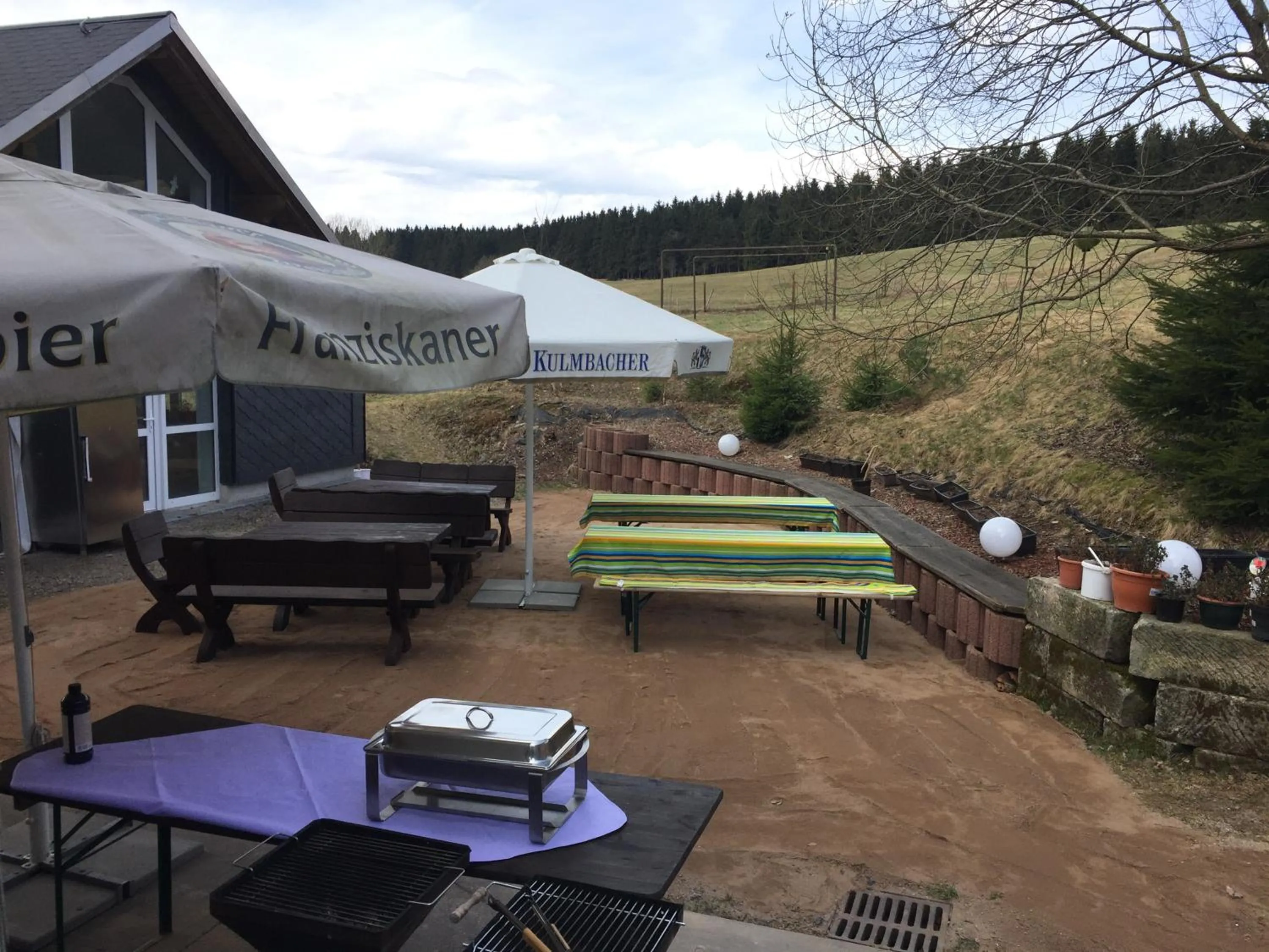 Patio in Haus Rosenbaum am Rennsteig Gruppenhaus - Pension - Begegnungsstätte bis 50 Personen