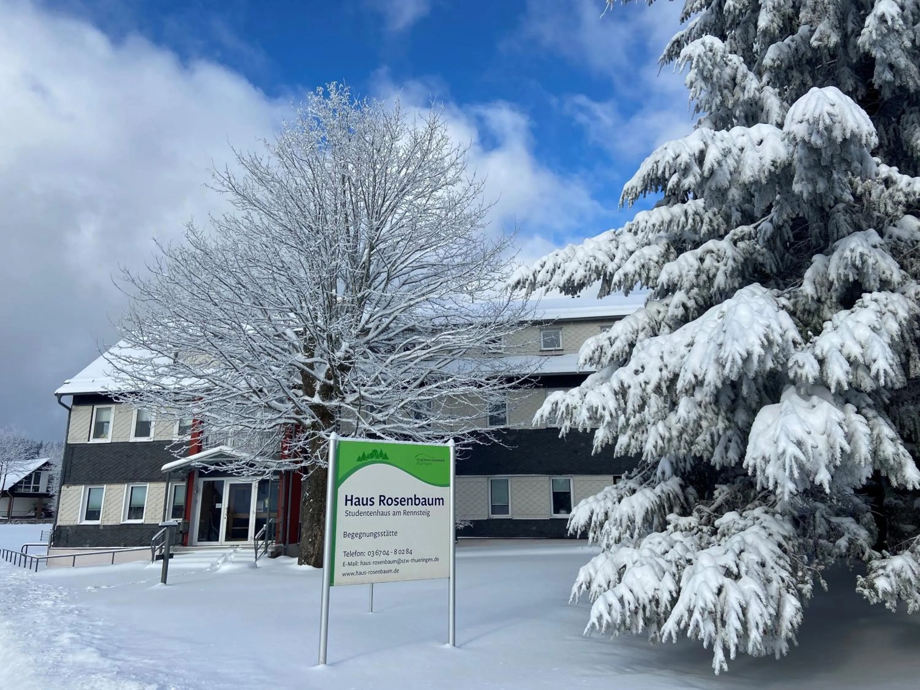 Property building in Haus Rosenbaum am Rennsteig Gruppenhaus - Pension - Begegnungsstätte bis 50 Personen