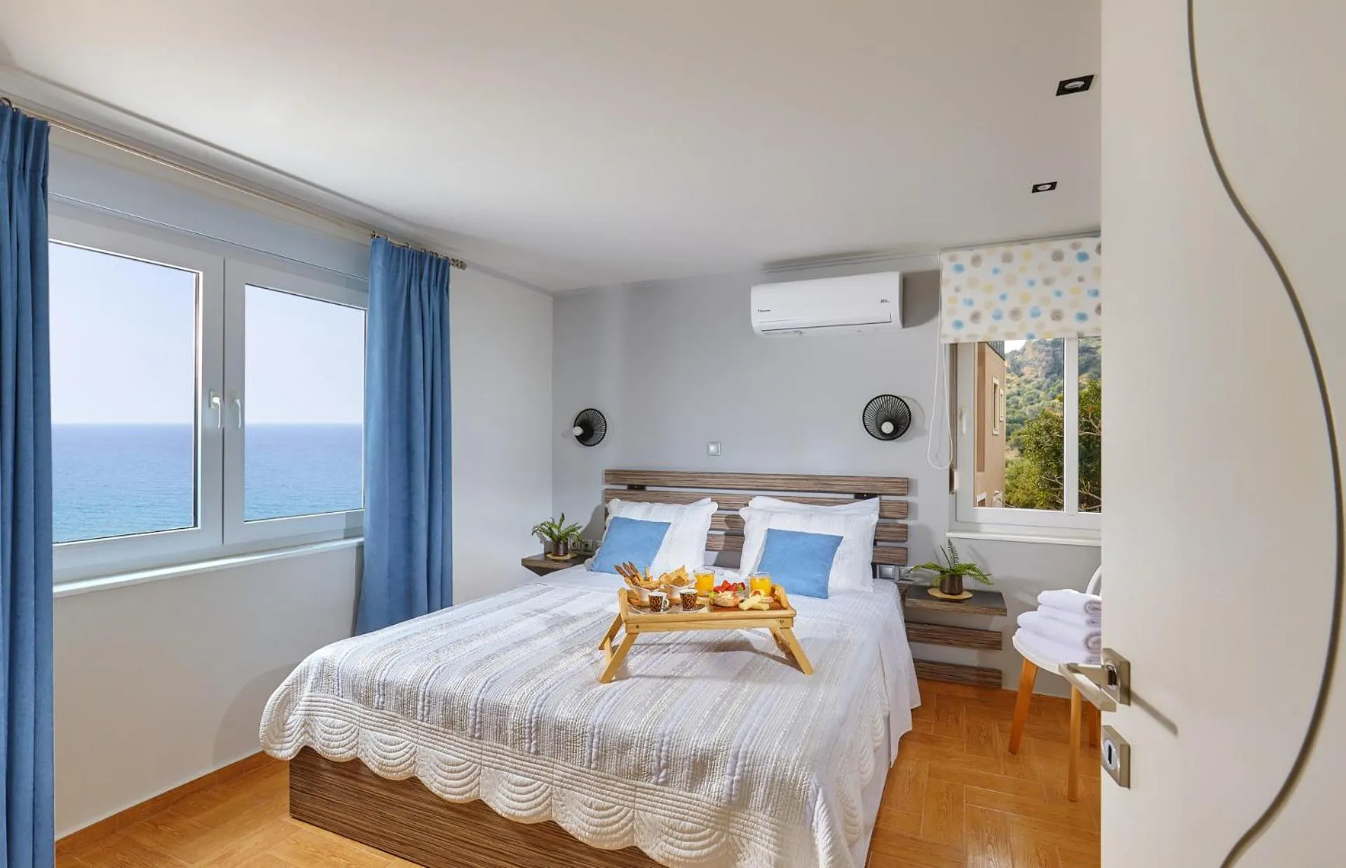 Sea view, Bed in Breathtaking sea view flat in south Crete